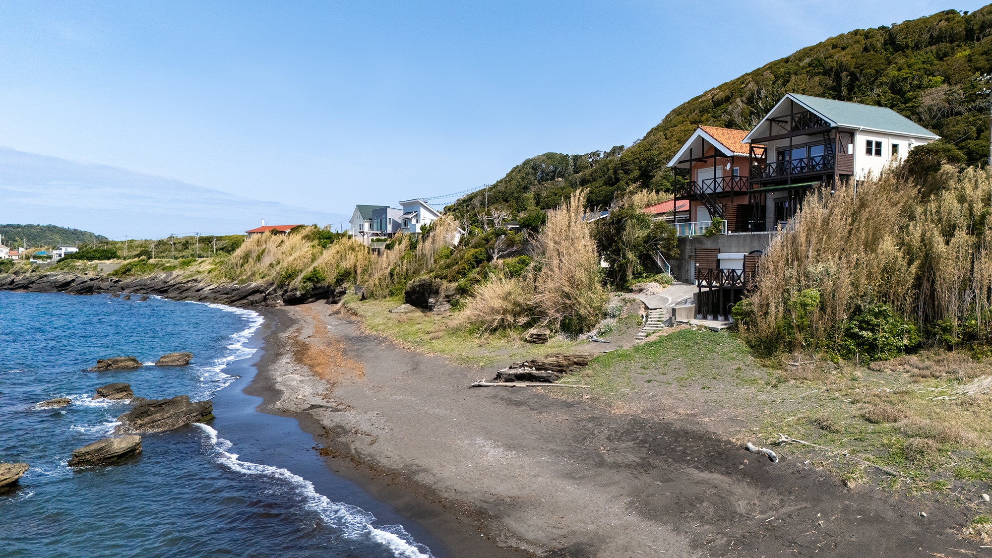 *【外観（ドローン）】どこまでも続く青い海に心奪われる絶景。