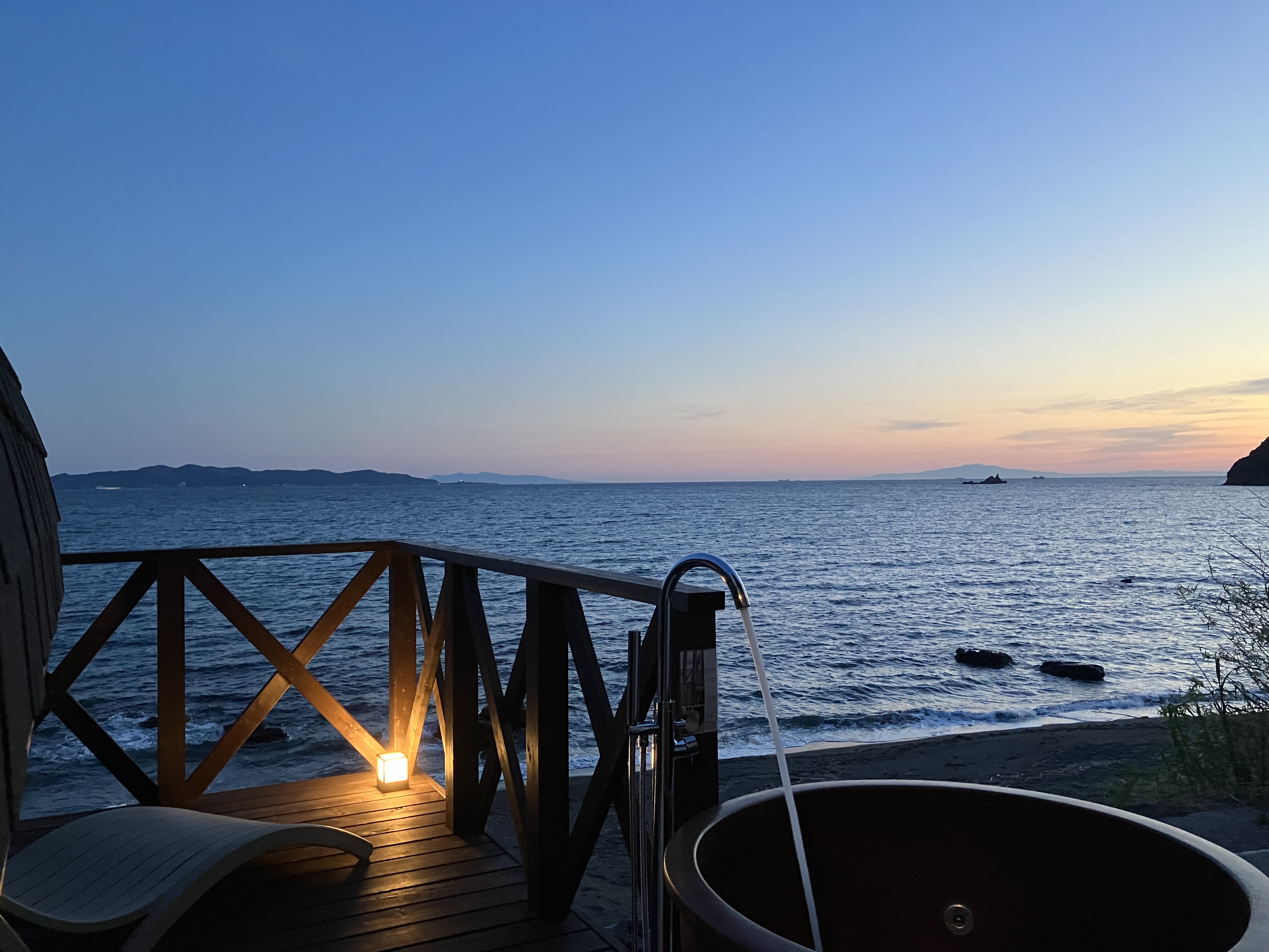 *【露天風呂】水平線に沈む夕日を望む贅沢なオーシャンビュー風呂。