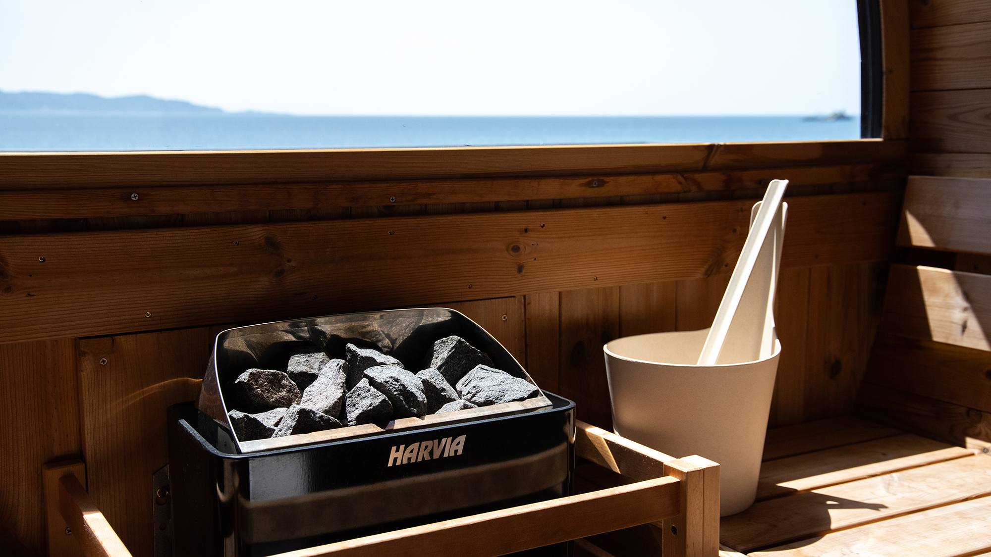 *【サウナストーブ】蒸気と香りに包まれる癒しの時間をお楽しみください。