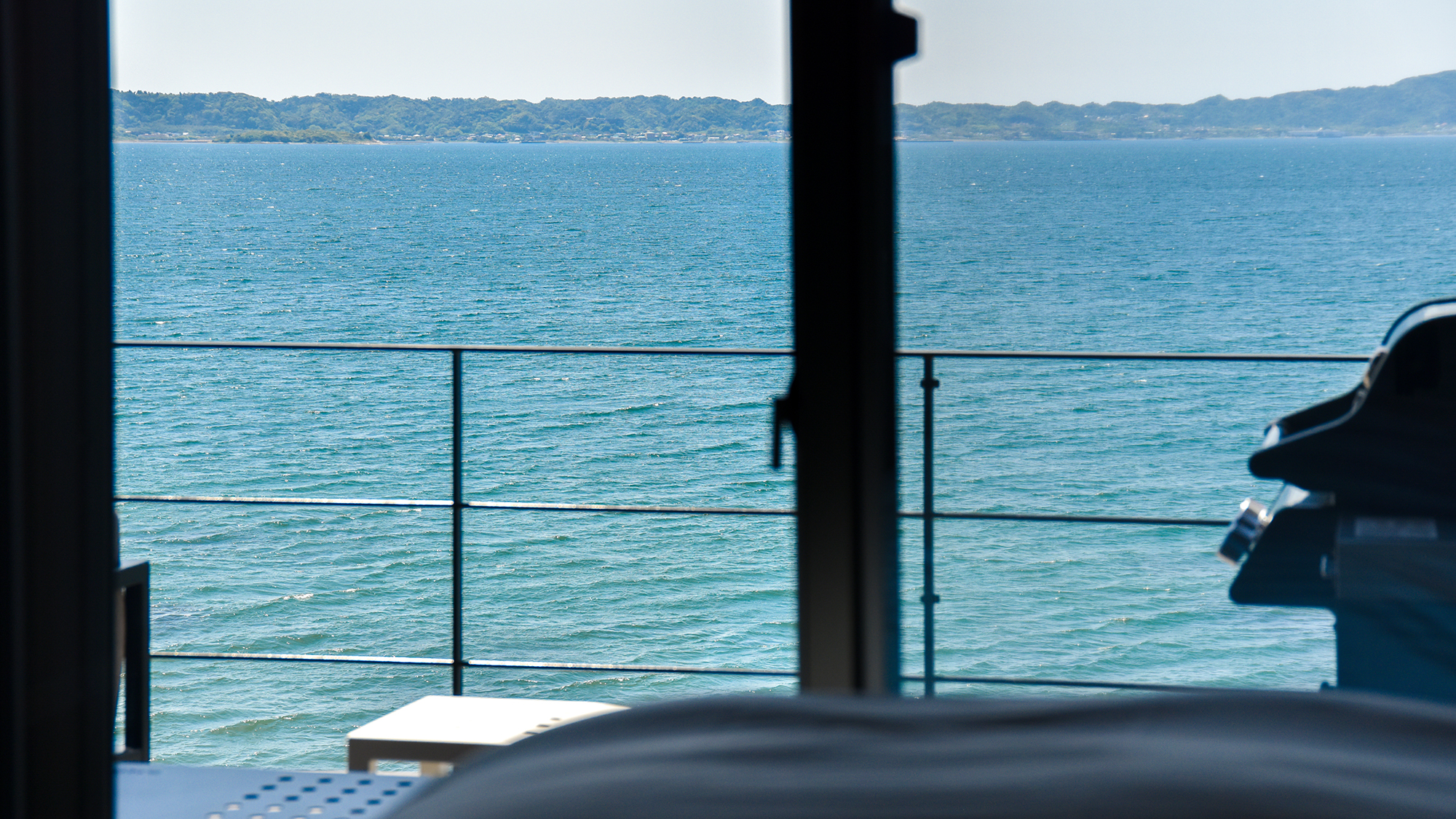 *【寝室からの眺望】波音とともに眠り、爽やかな朝を迎える空間。