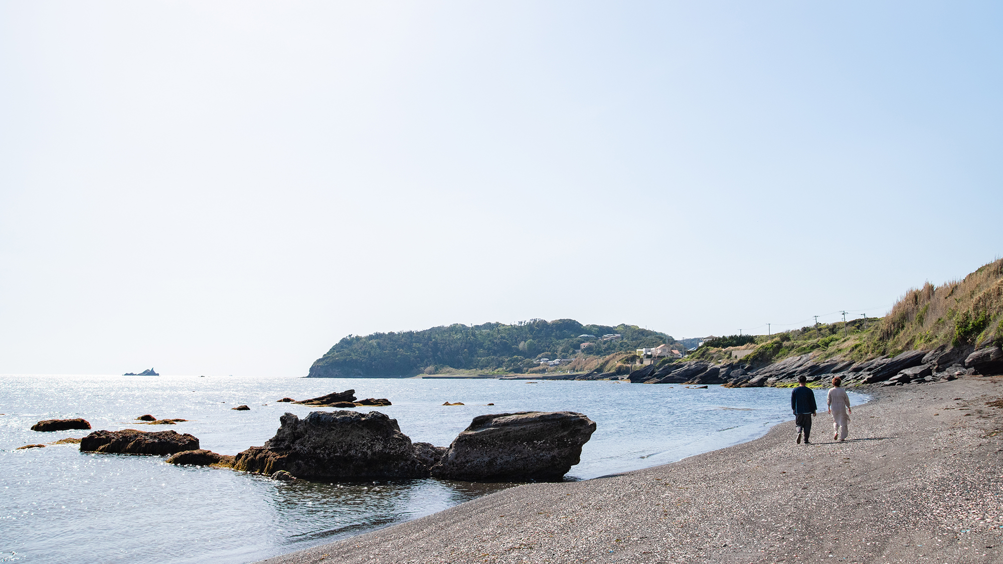 *【海辺の散歩】自然に囲まれた静かな海岸で、心解き放つ散歩を。