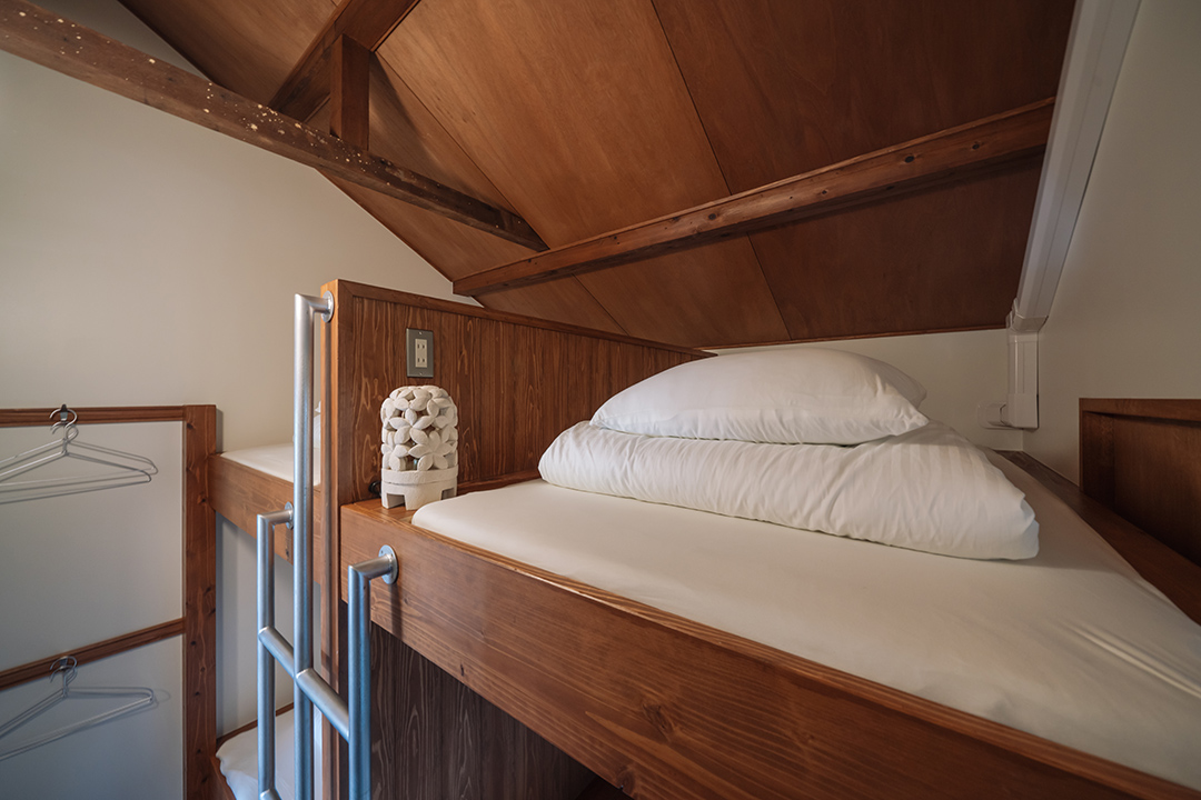 お子さまに人気！櫓のような二段ベッド