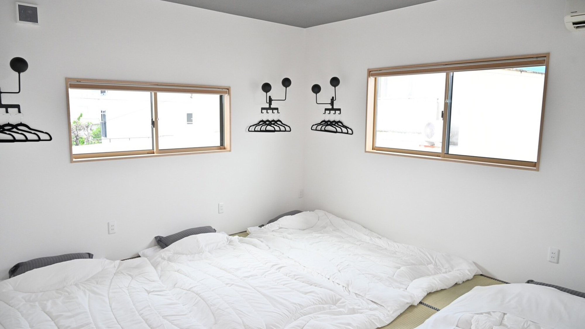 ・【和室】布団は6組ご用意しております。ツーリング旅の休息や、萩観光の拠点にご宿泊ください