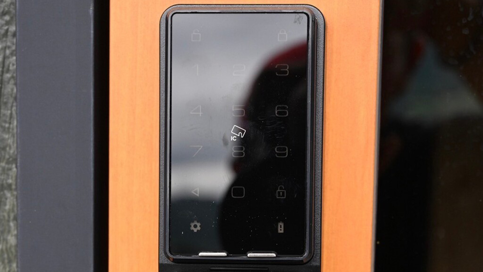 ・【電子キー】2階入口はチェックイン時に表示される番号で解錠可能　セキュリティーも安心です