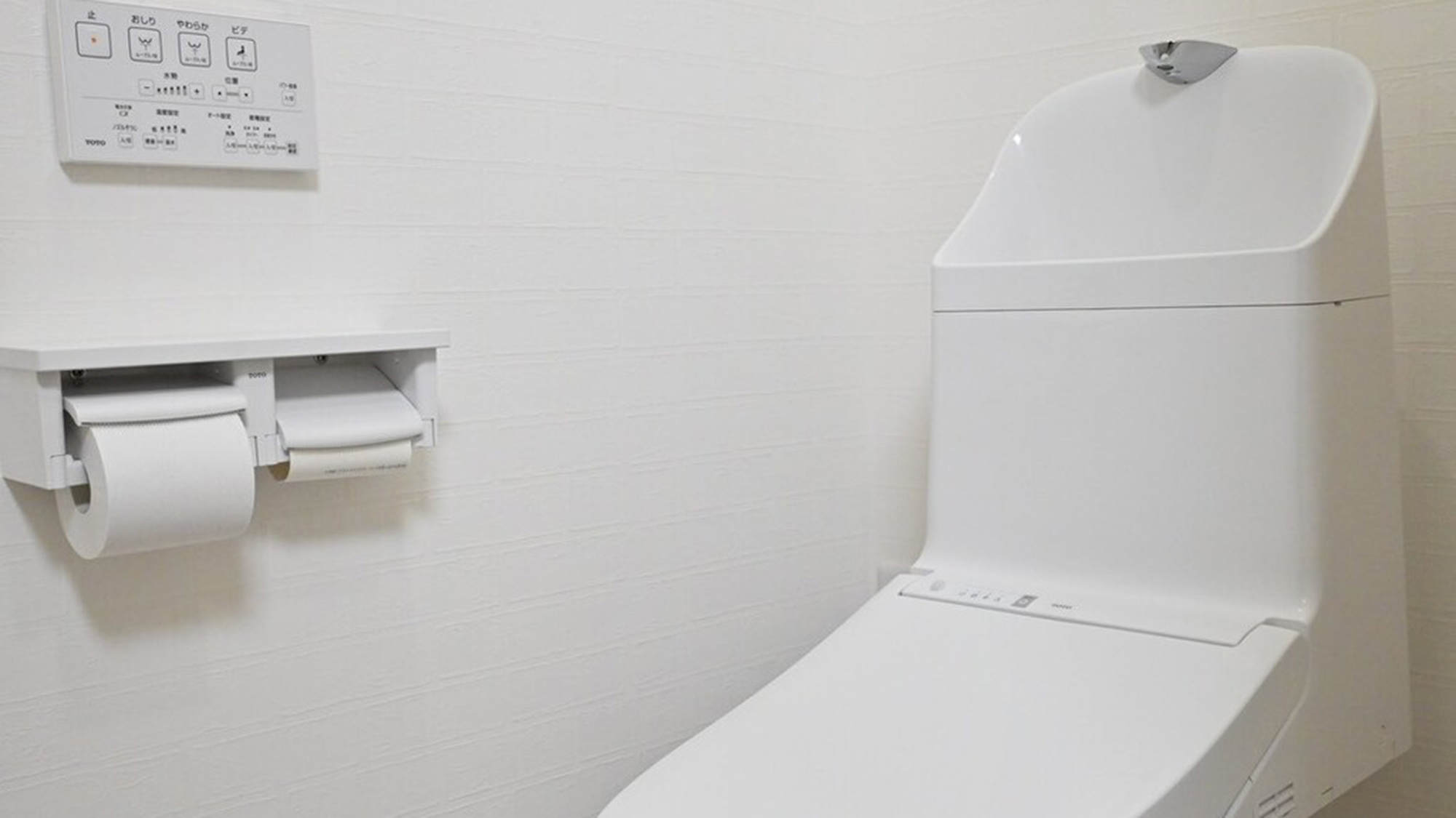 ・【共用トイレ】ダブルルーム以外にご宿泊のお客様は共用トイレをご利用ください。温水洗浄機能付きです