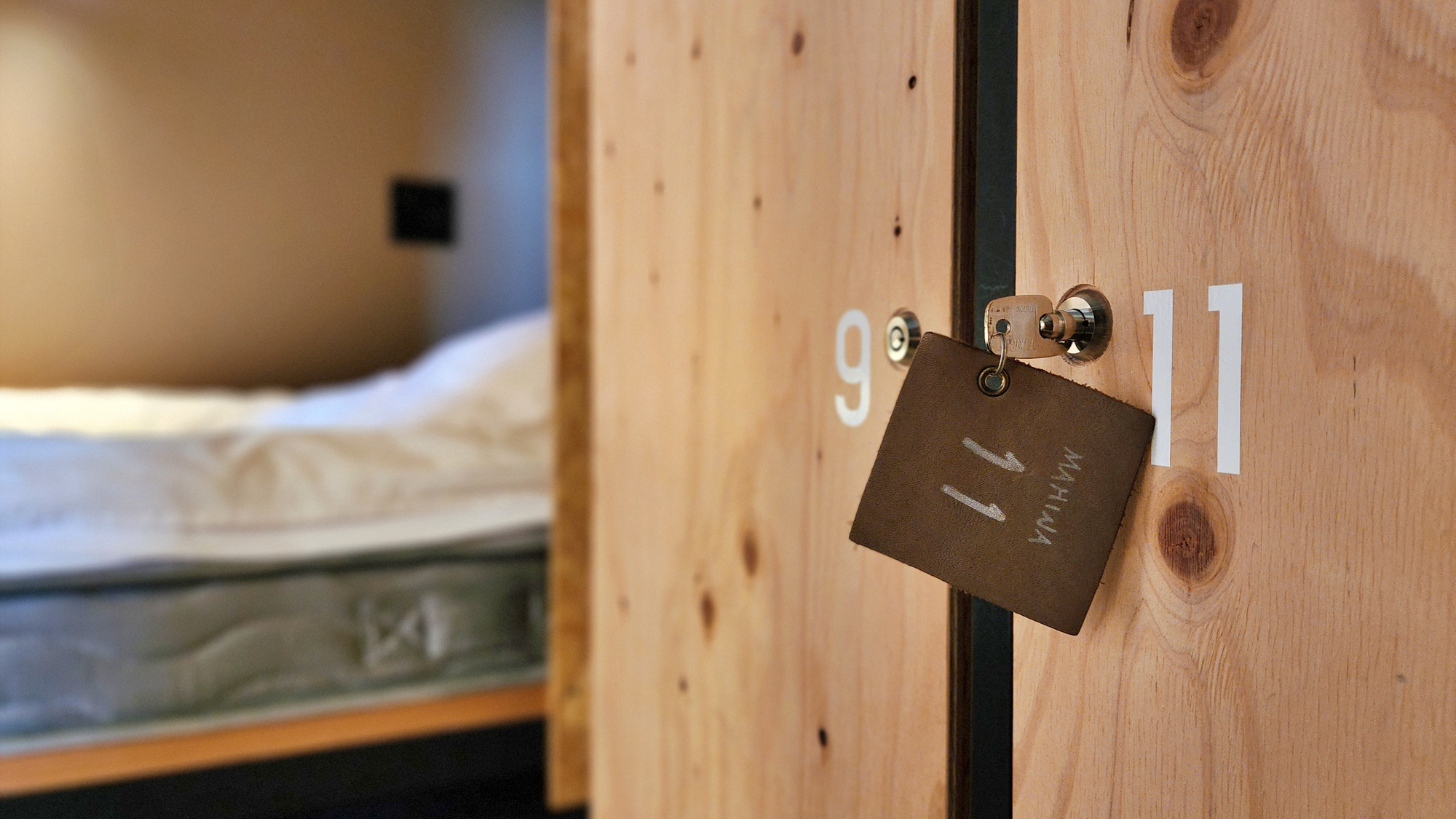 【男女MIXドミトリー】秘密基地の様な空間で旅の振り返り♪