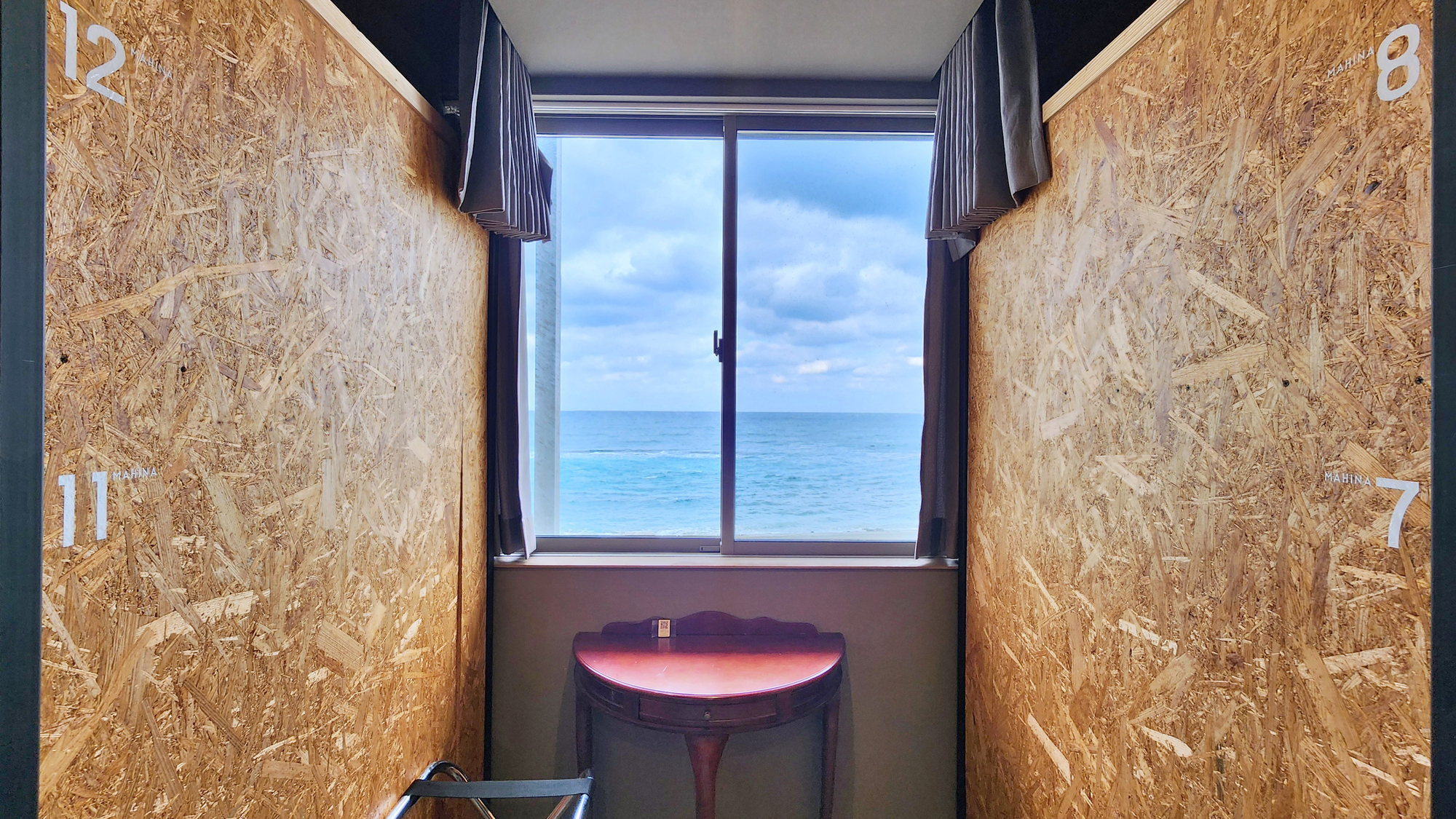 【男女MIXドミトリー】秘密基地の様な空間で旅の振り返り♪