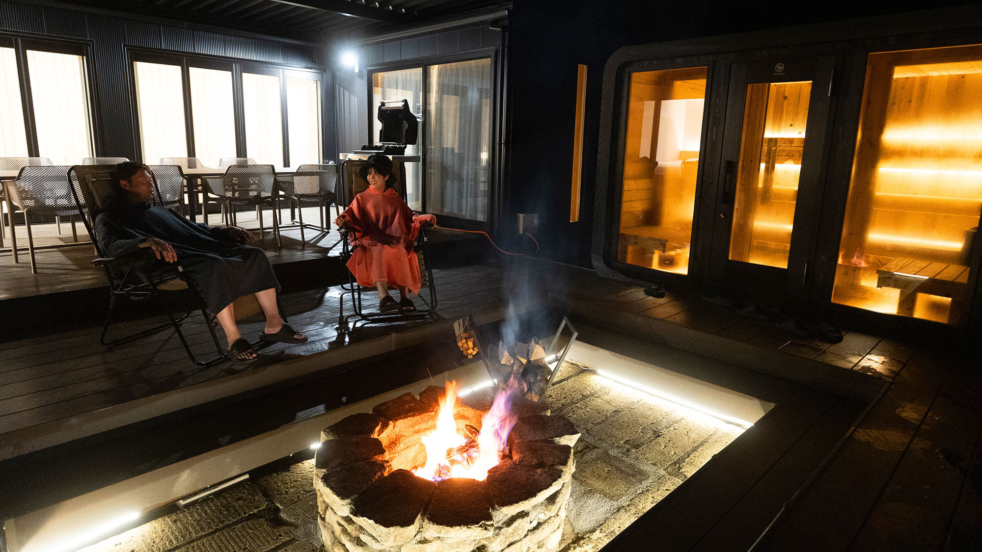 ・【ファイヤーピット】焚火を眺めながら外気浴。至高のととのい体験ができます