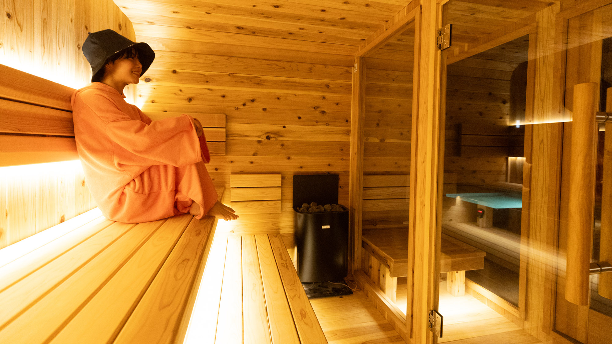 ・【サウナ】燃える焚火を眺めてサウナに入れば、格別のリラックスタイムをご堪能いただけます