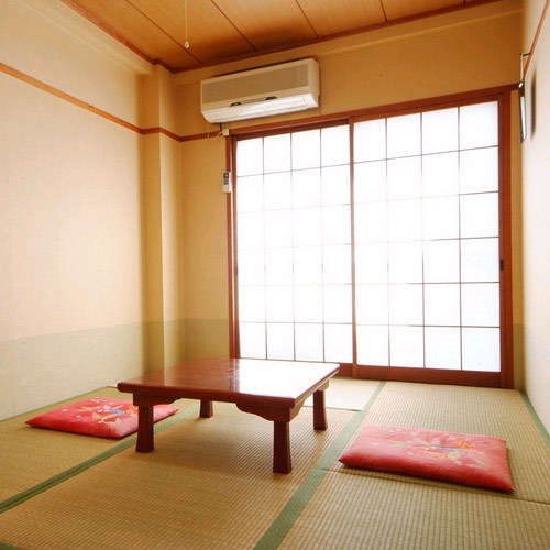 【禁煙】和室6畳　１〜３名様（バス・トイレ共用）