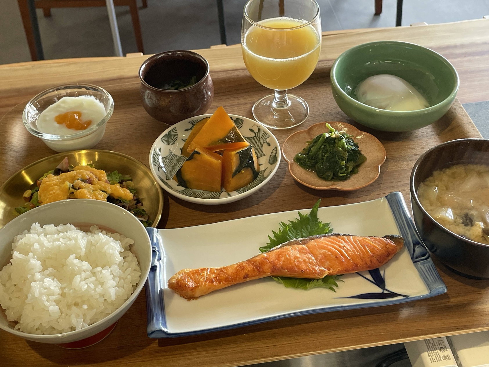 グリーンシーズン − 朝食付