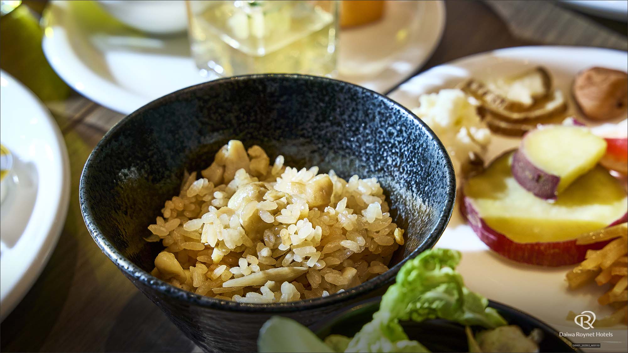 和洋朝食ビュッフェ（炊き込みごはん盛り付けイメージ）