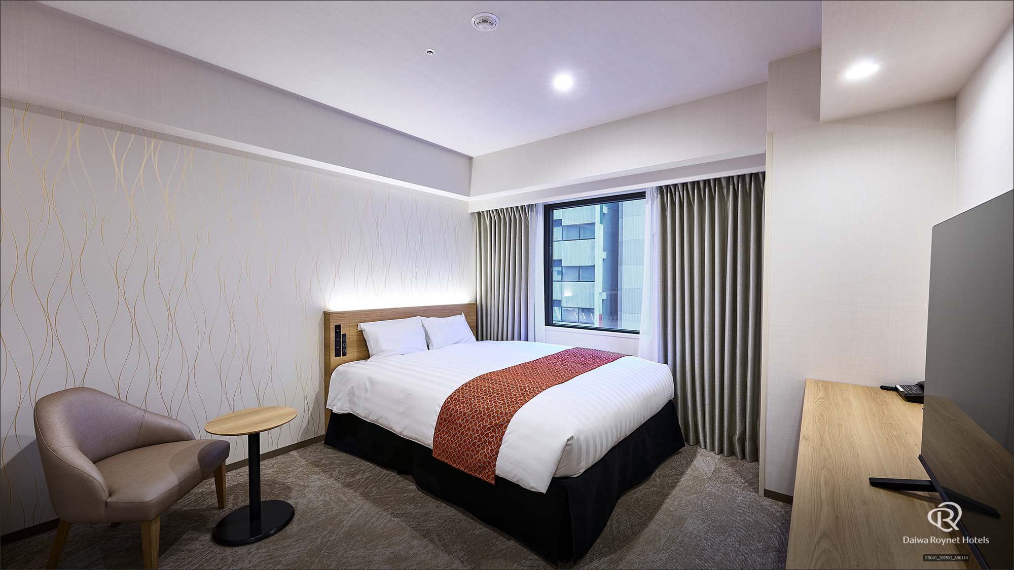 ユニバーサルダブル