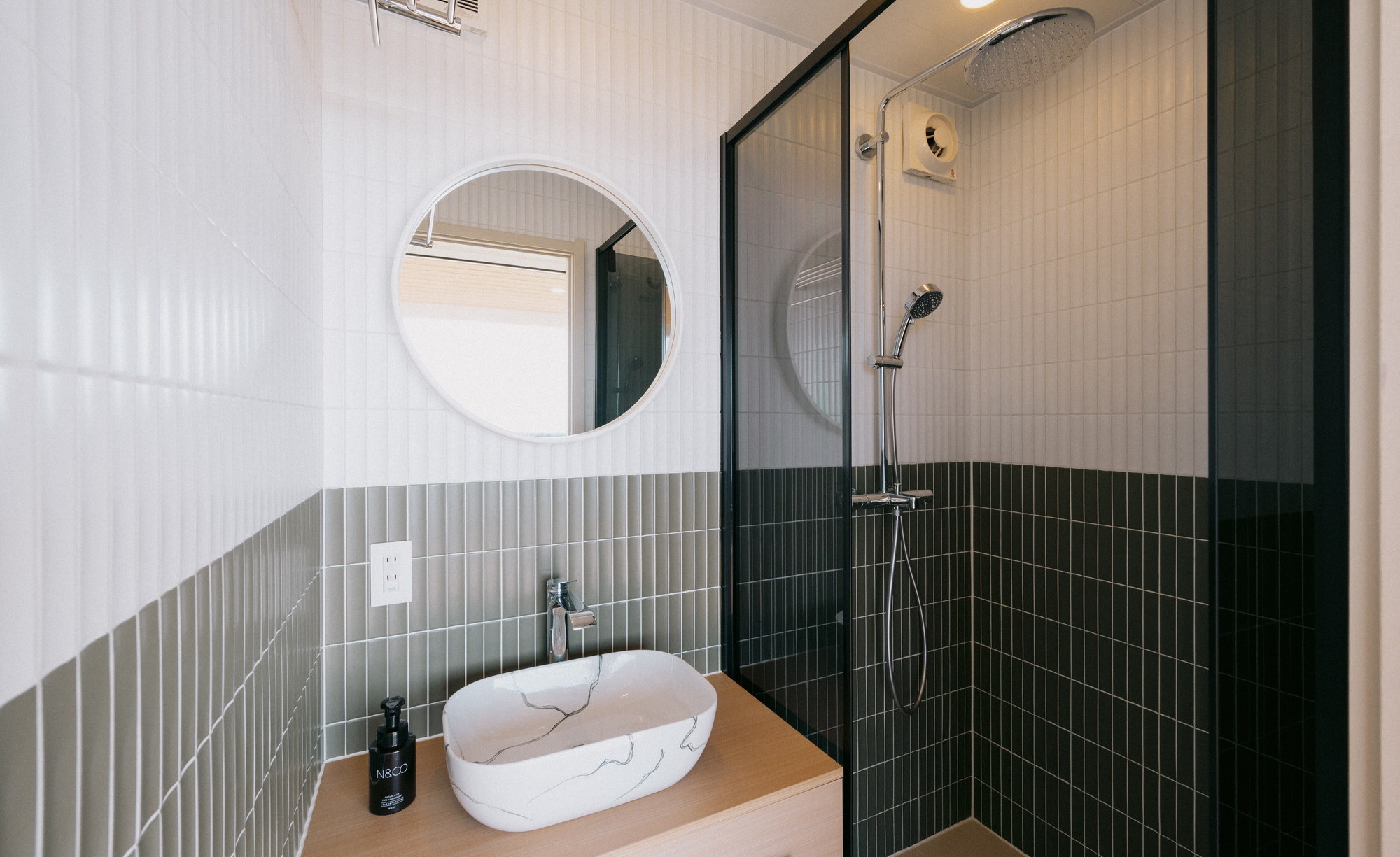 海眺望｜露天ジャグジー付トレーラーN01／シモンズキング&times;2