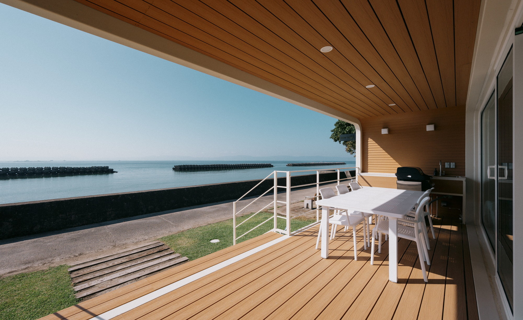 海眺望｜露天ジャグジー付トレーラーN01／シモンズキング&times;2