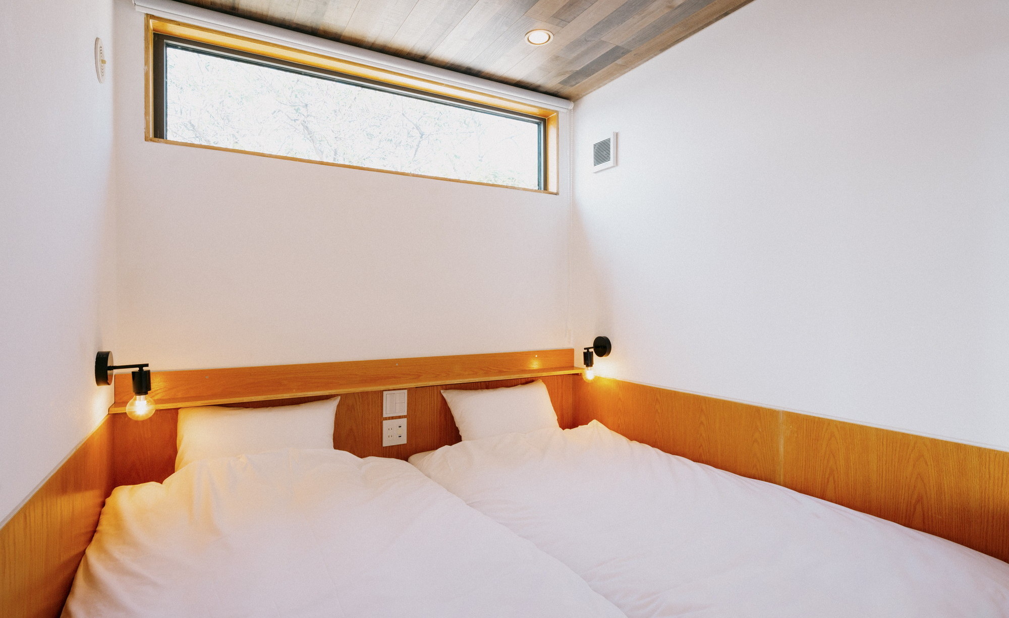 海眺望｜露天風呂付トレーラーS01／シモンズシングル&times;4