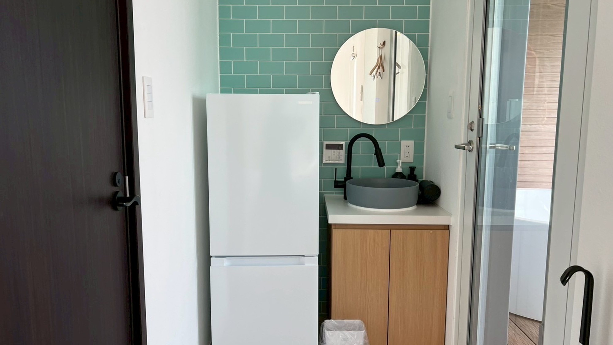 海眺望｜露天ジャグジー付トレーラーN02／シモンズシングル&times;2