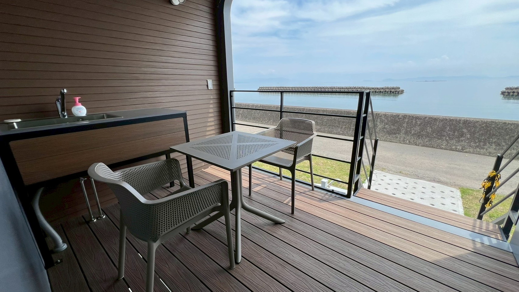 海眺望｜トレーラーN03／シモンズシングル&times;2