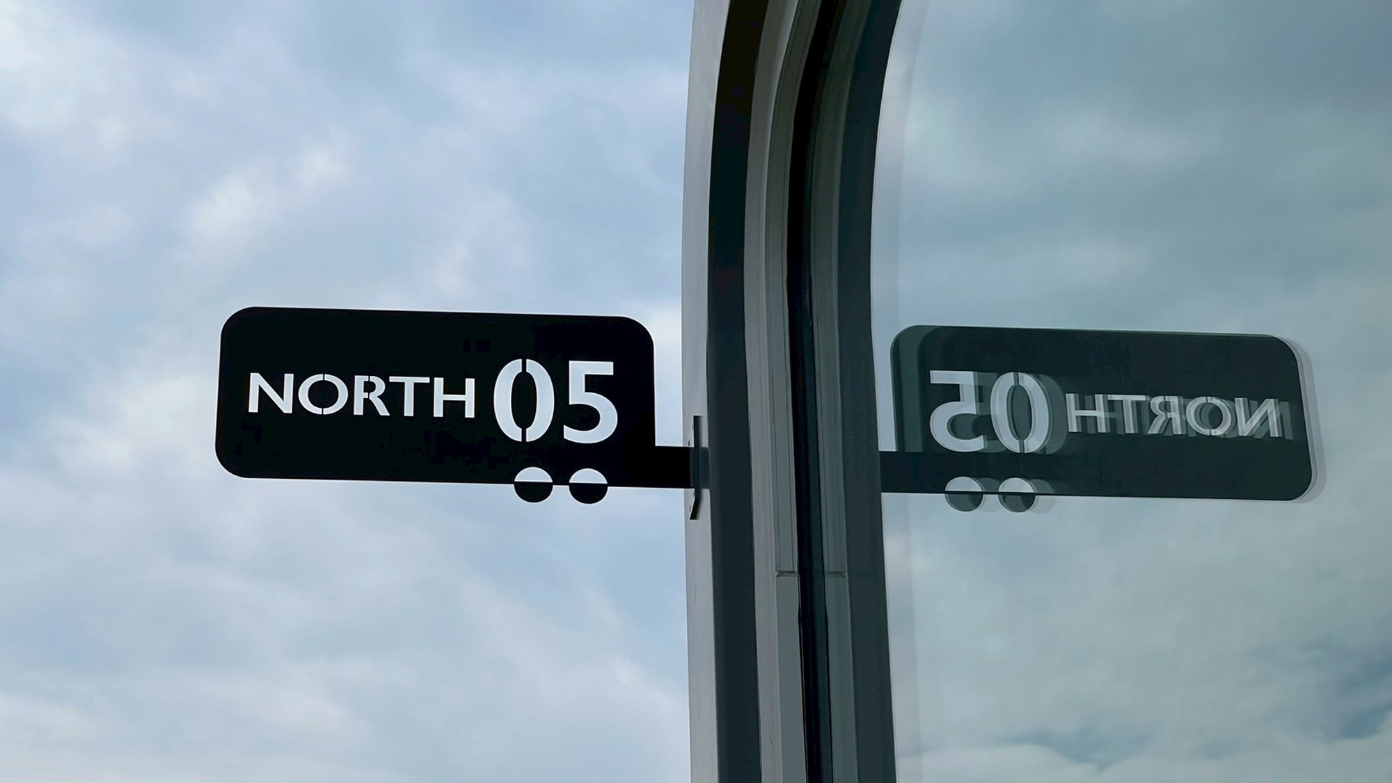 海眺望｜半露天風呂付トレーラーN05／シモンズシングル&times;4