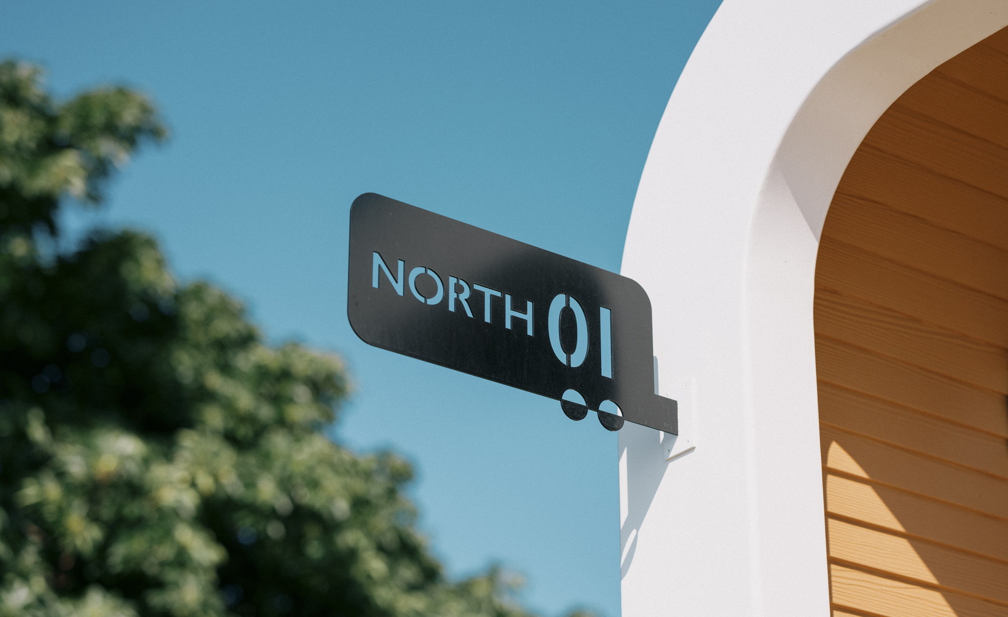 海眺望｜露天ジャグジー付トレーラーN01／シモンズキング&times;2