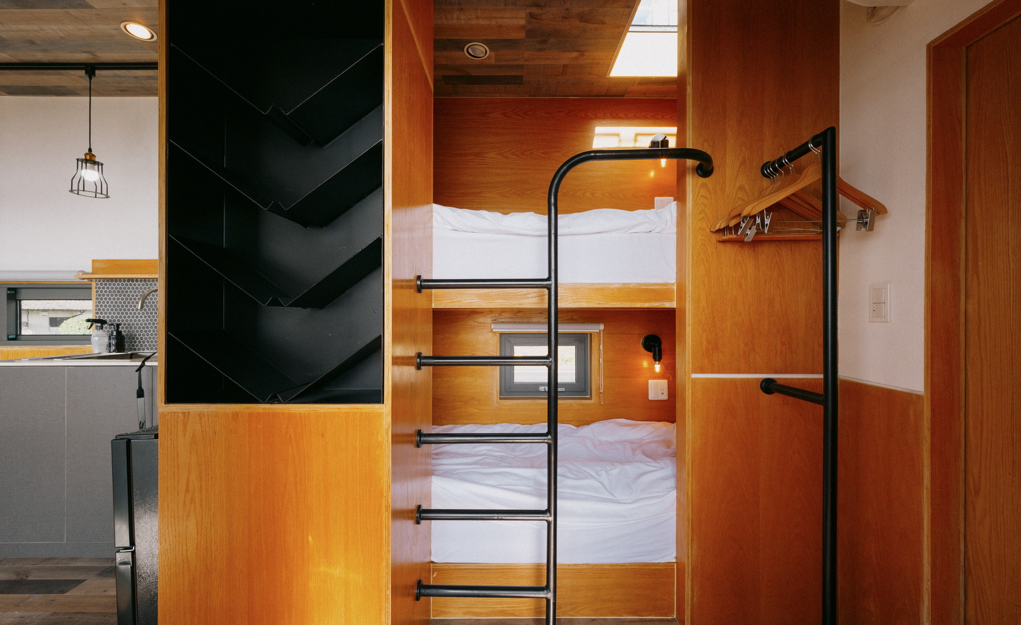 海眺望｜露天風呂付トレーラーS01／シモンズシングル&times;4