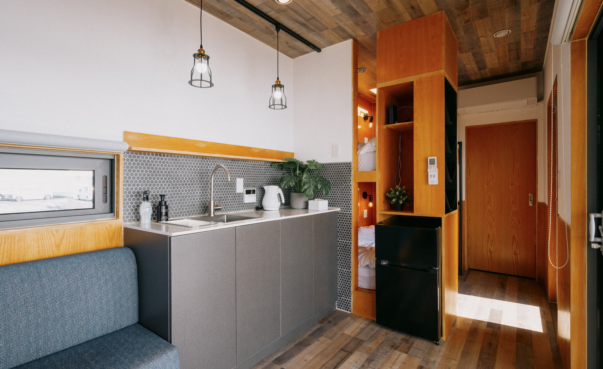 海眺望｜露天風呂付トレーラーS01／シモンズシングル&times;4