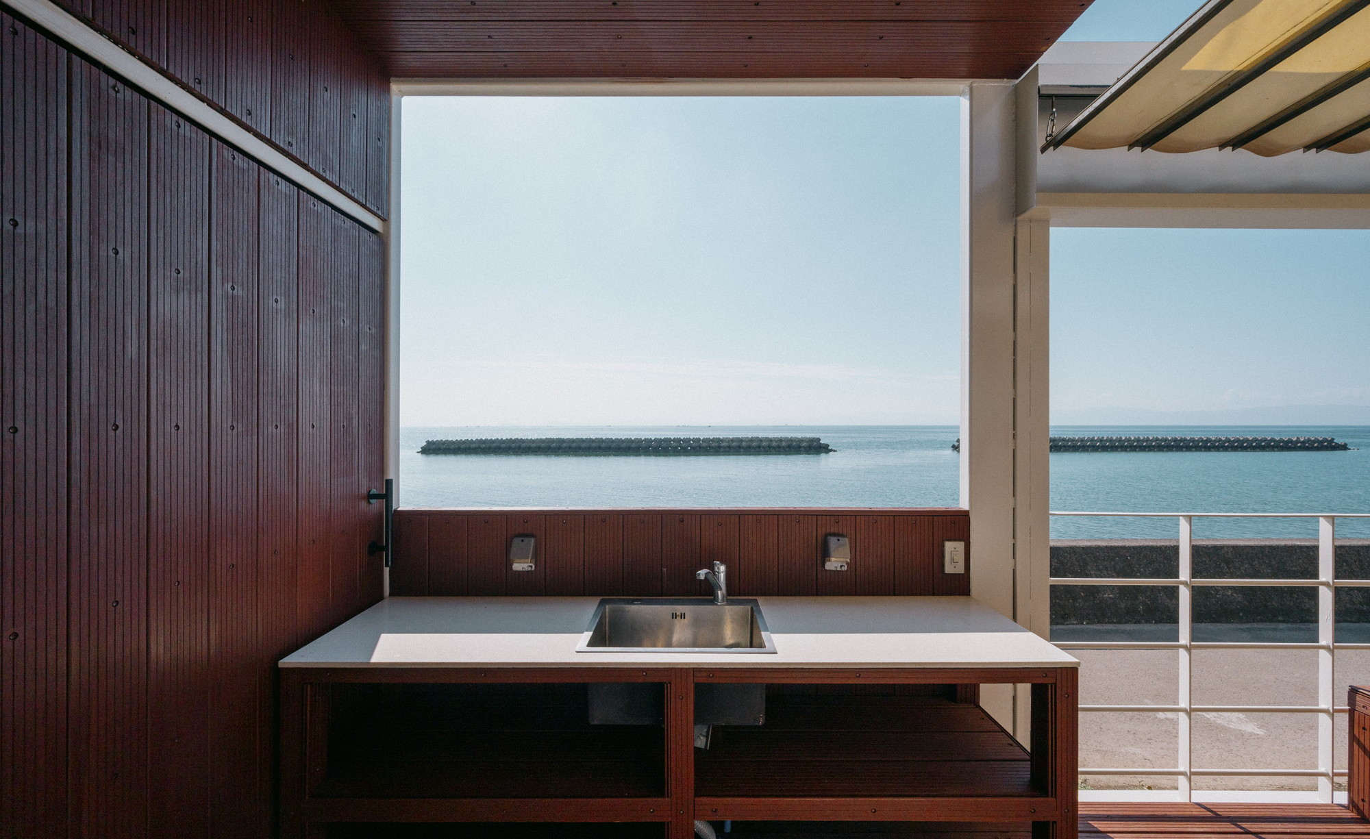 海眺望｜露天風呂付トレーラーS01／シモンズシングル&times;4