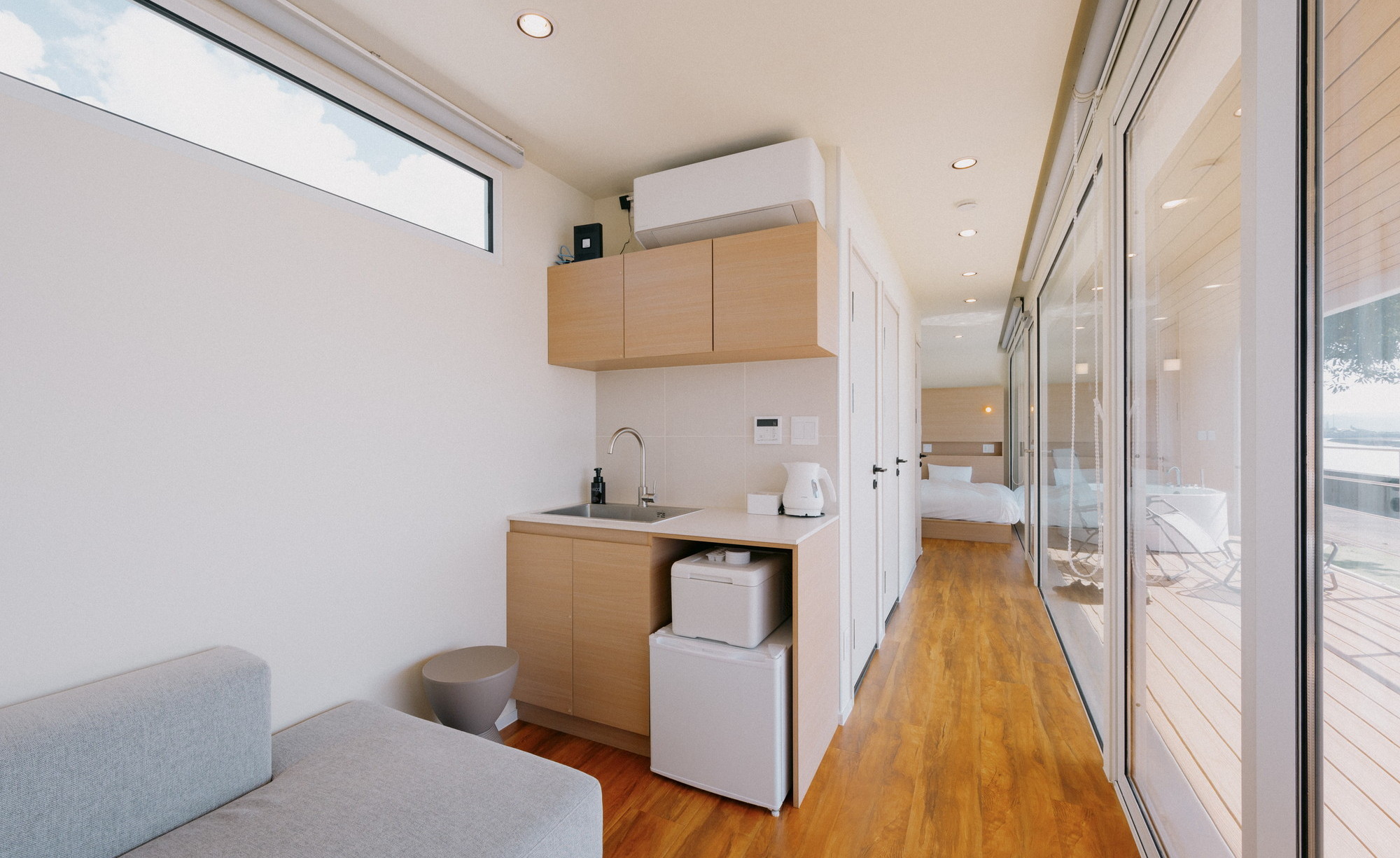 海眺望｜露天ジャグジー付トレーラーN01／シモンズキング&times;2