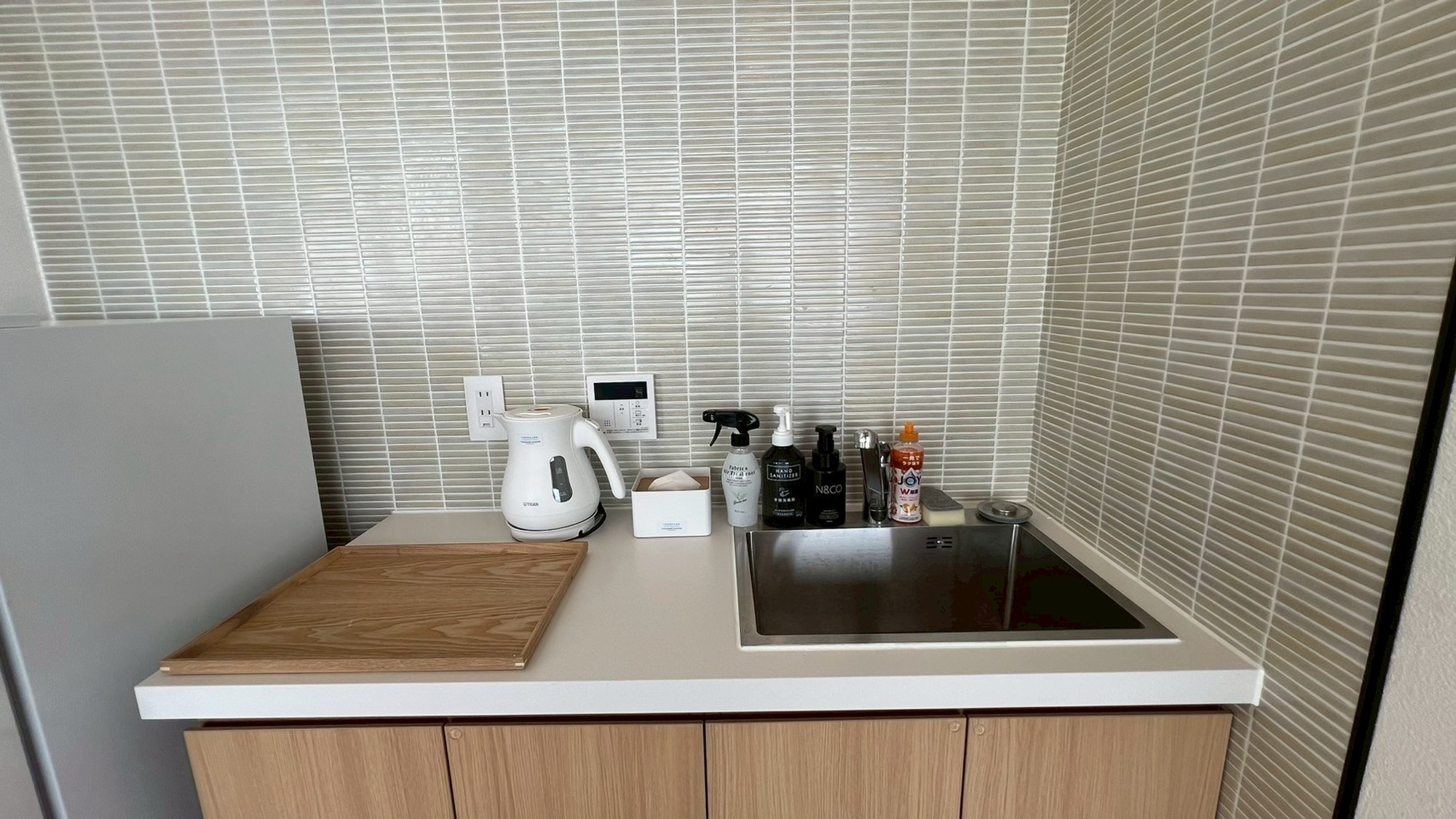 海眺望｜半露天風呂付トレーラーN05／シモンズシングル&times;4