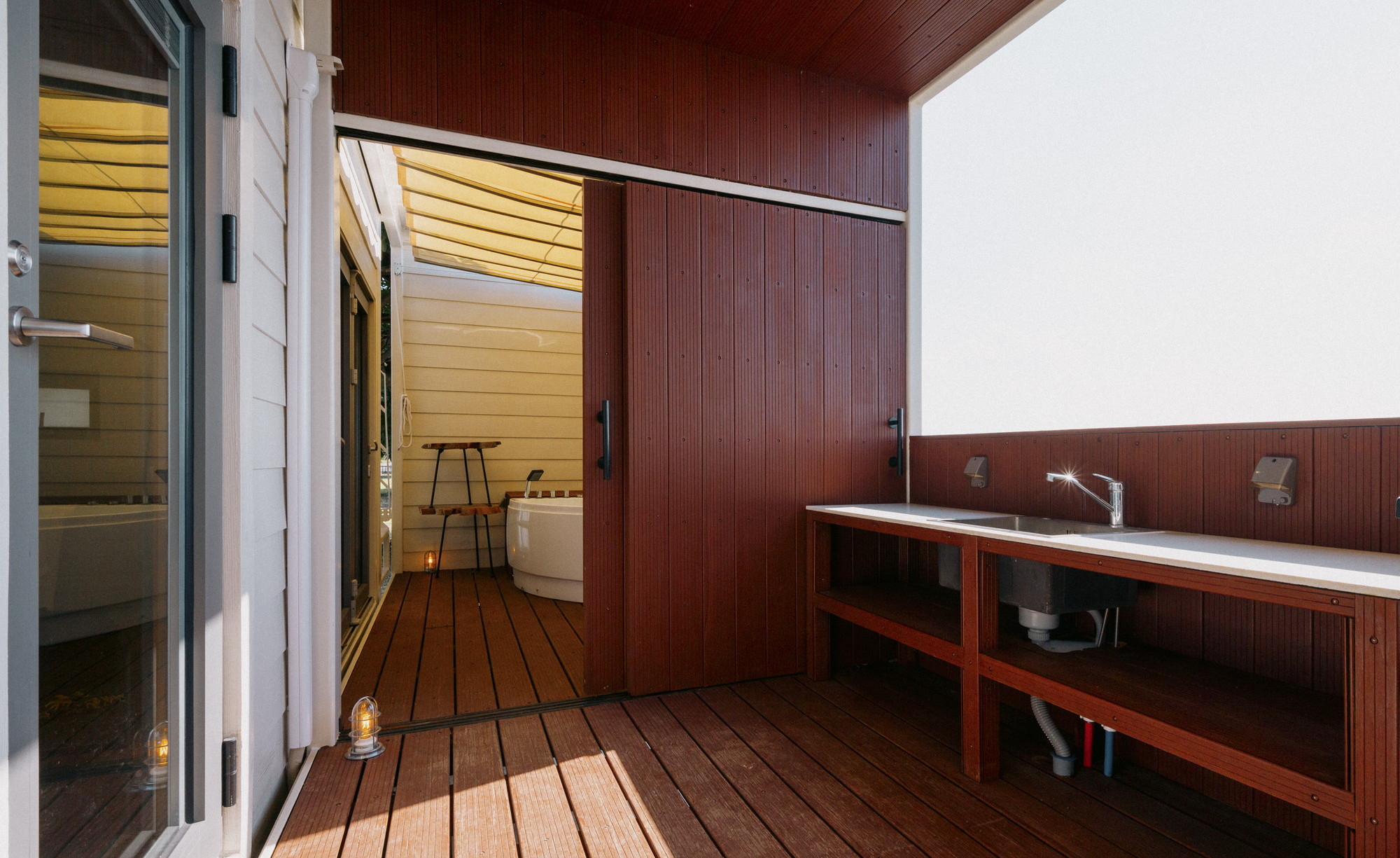 海眺望｜露天風呂付トレーラーS01／シモンズシングル&times;4