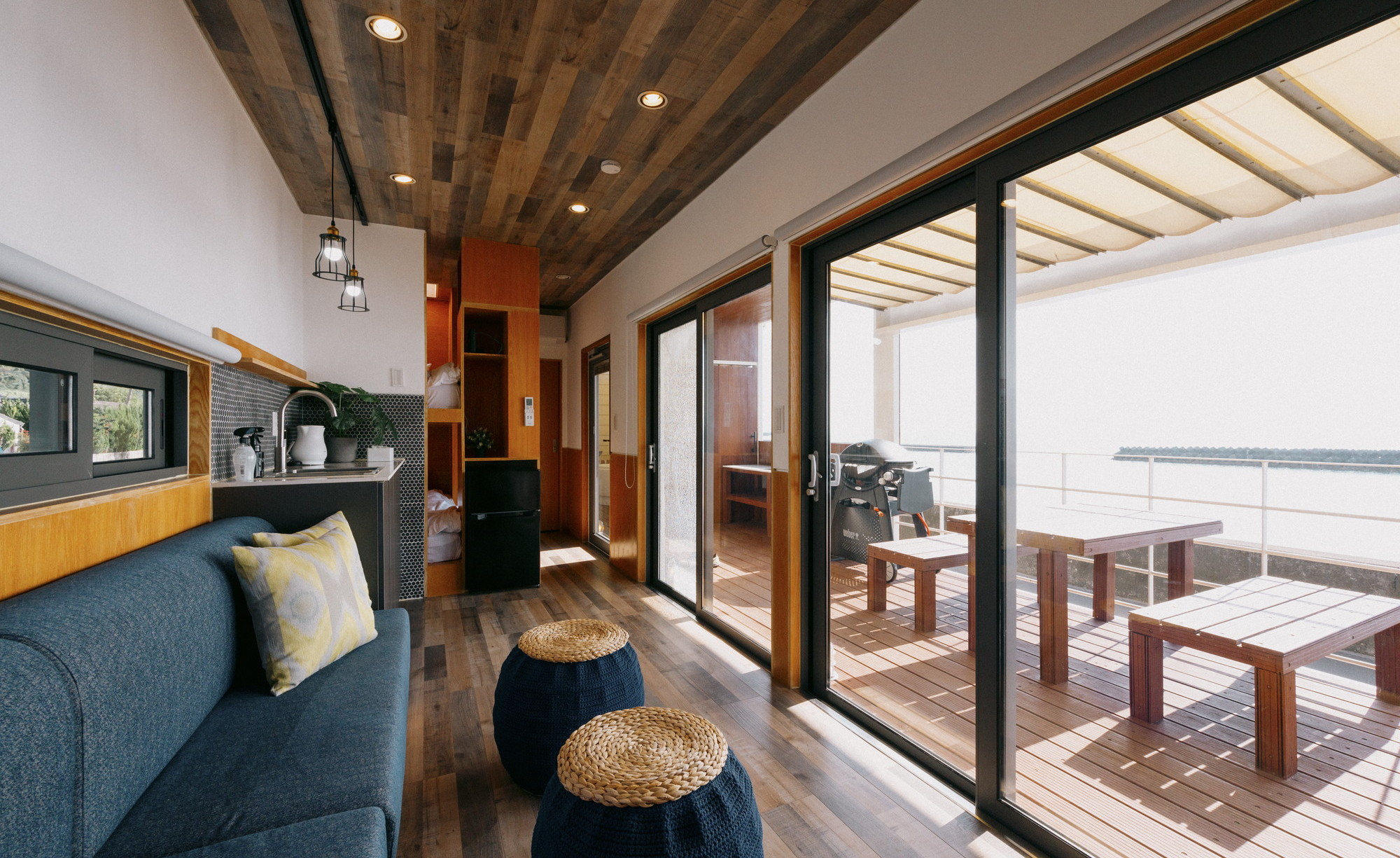 海眺望｜露天風呂付トレーラーS01／シモンズシングル&times;4