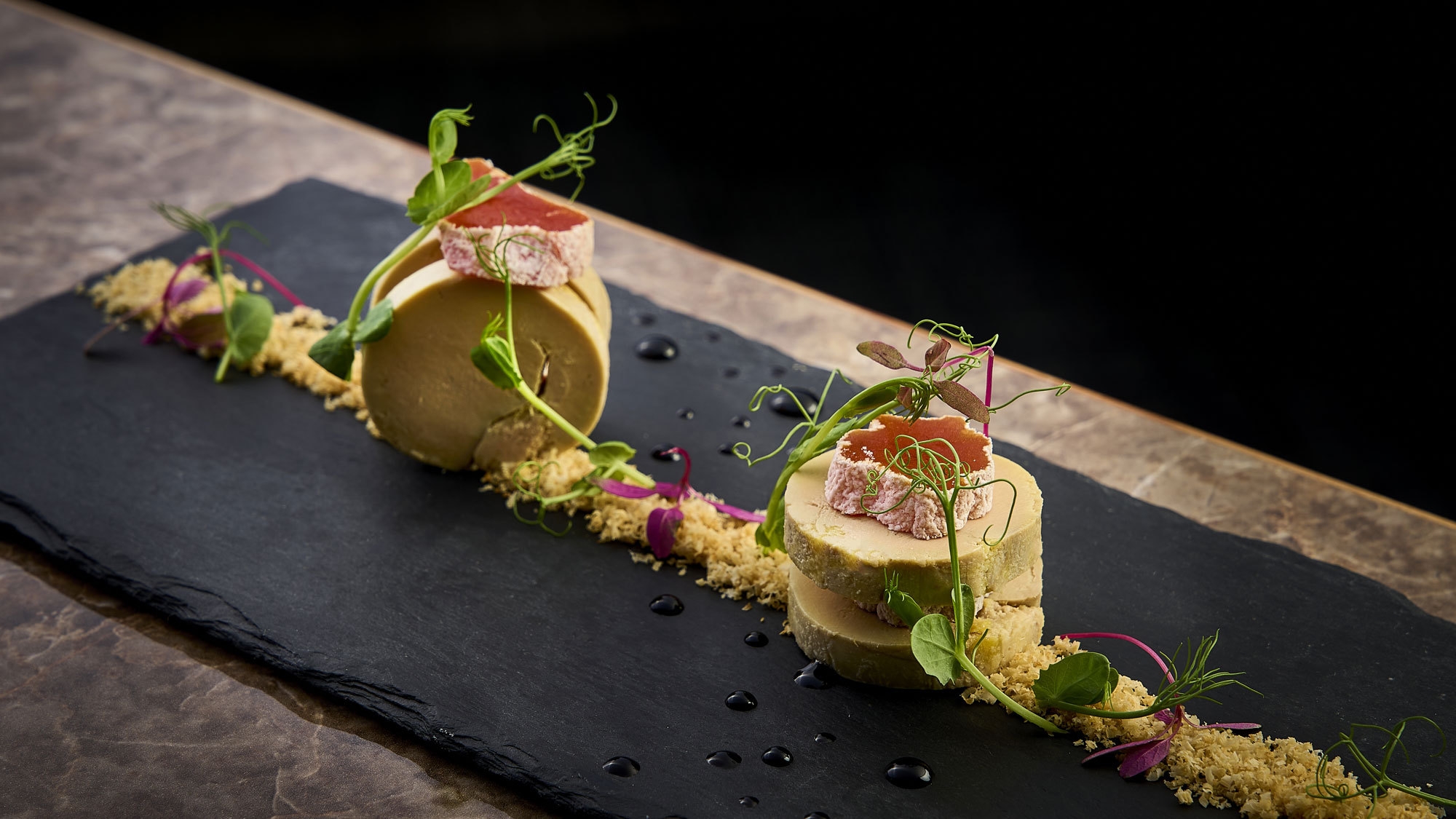 プライベートヴィラ×[★★レストランで食べる伊勢海老を含む季節のフレンチ]＆朝食付き