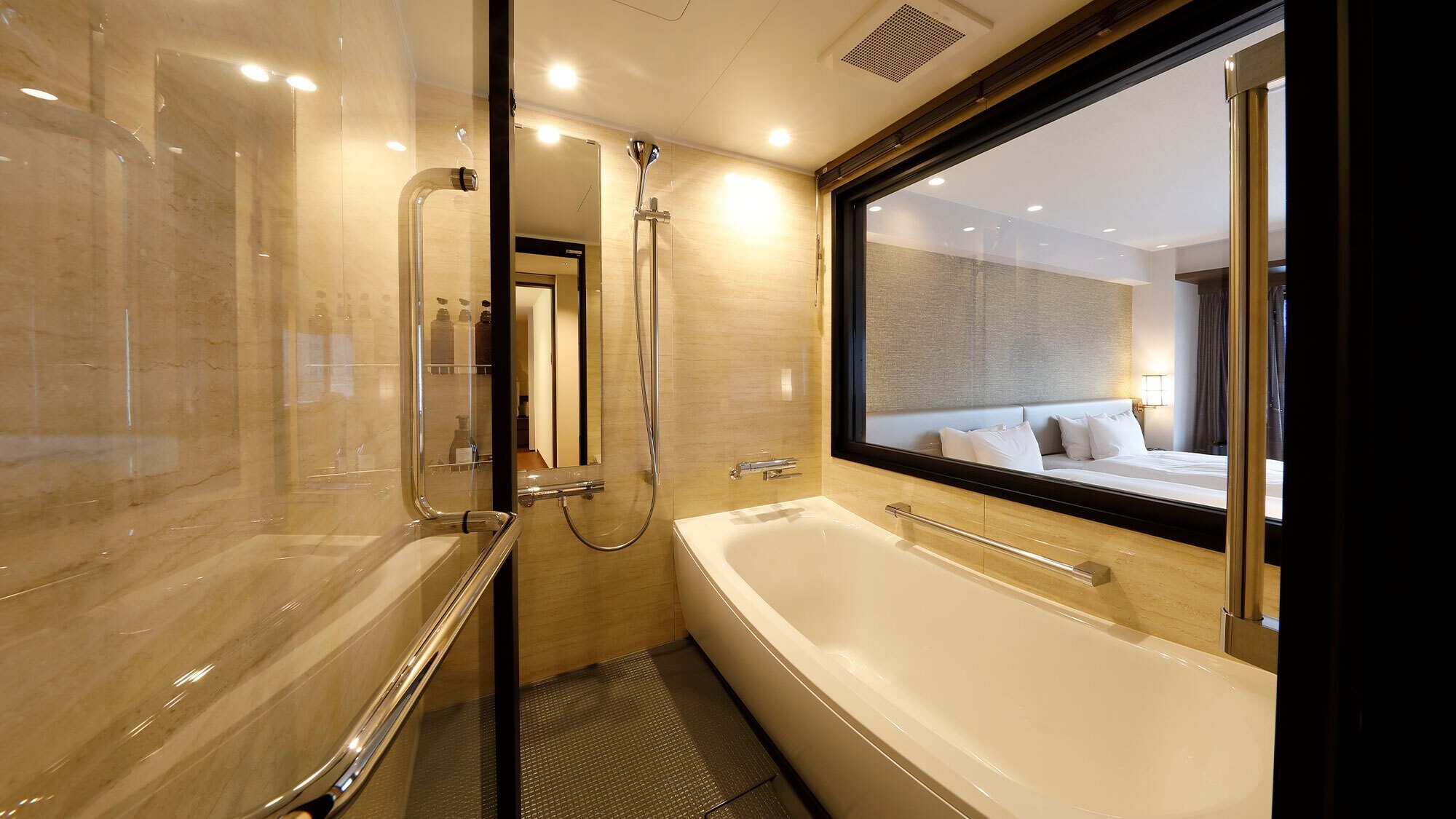 スーペリアスイート（60平米）豊かな緑と過ごす、ゆるやかな時間。