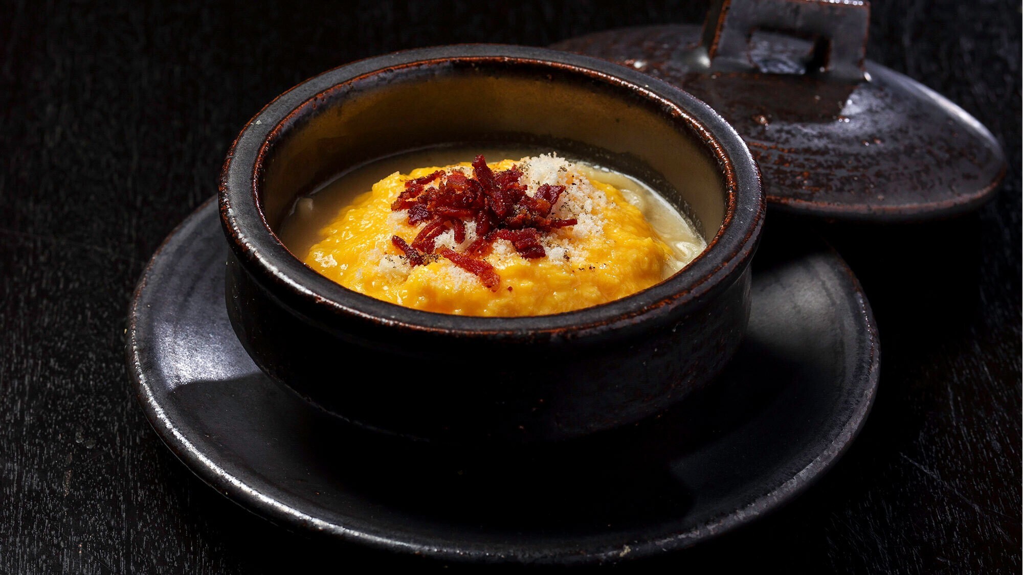 【箸で食べる和フレンチ】フレンチをベースに、和食と北海道の食文化を融合させた新感覚ディナー。