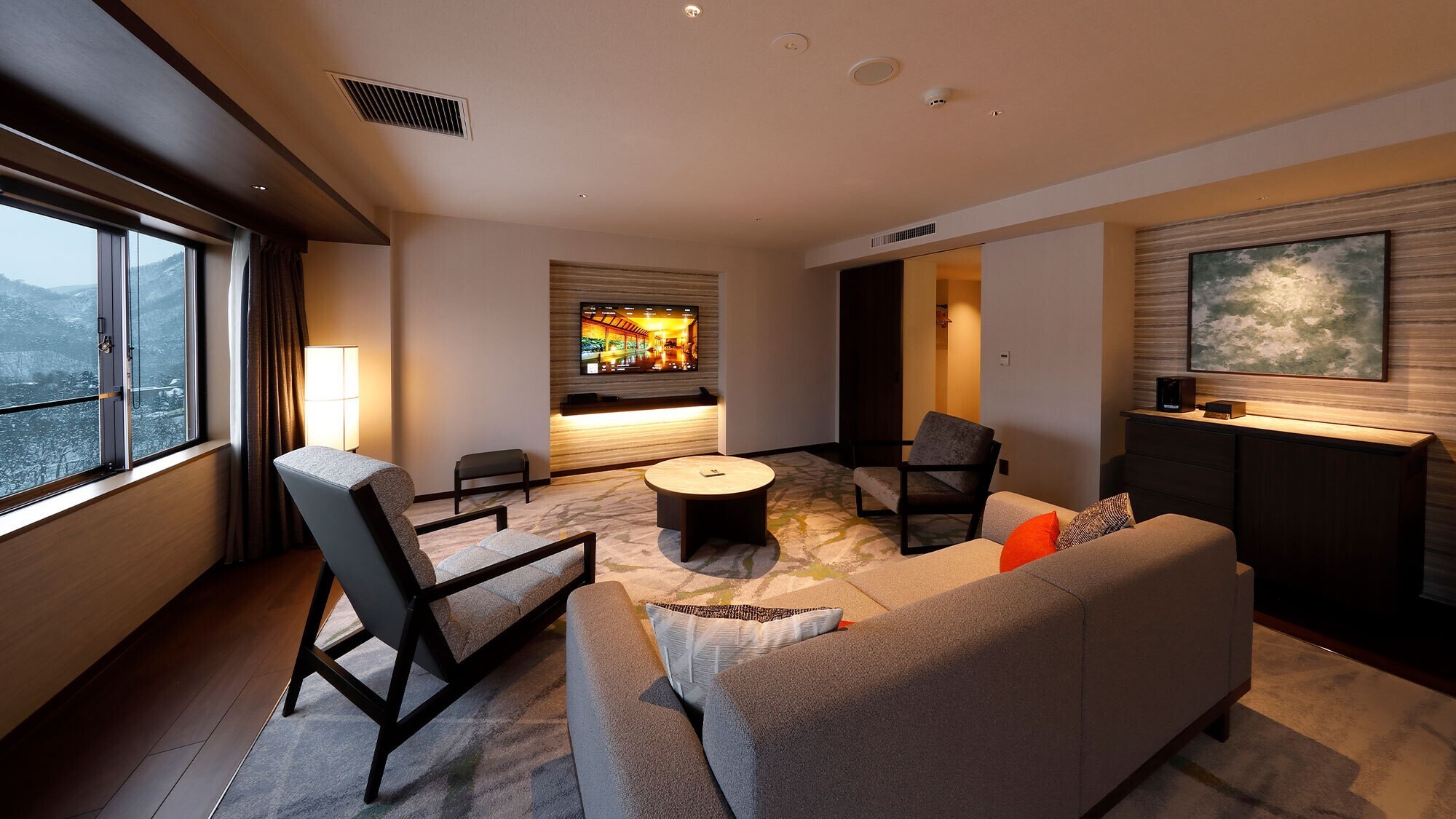 スーペリアスイート（60平米）豊かな緑と過ごす、ゆるやかな時間。