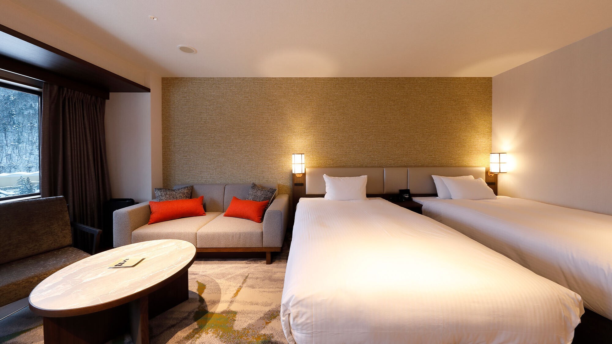 ジュニアスイート（40平米）紅葉が彩る、自然に溶け込む時間を。