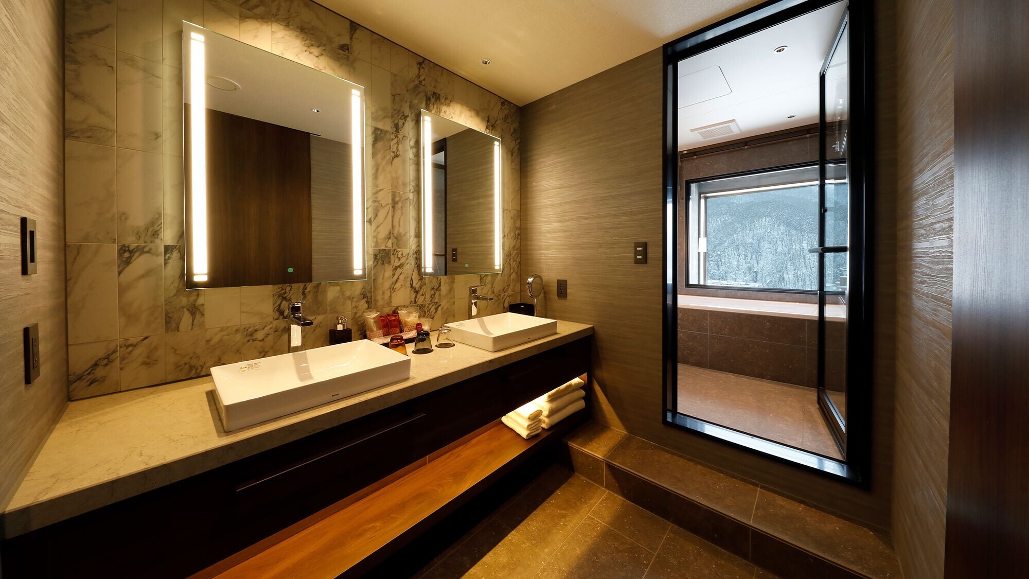 【ビューバス】デラックススイート（50平米）自然に溶け込む、唯一無二の贅沢。