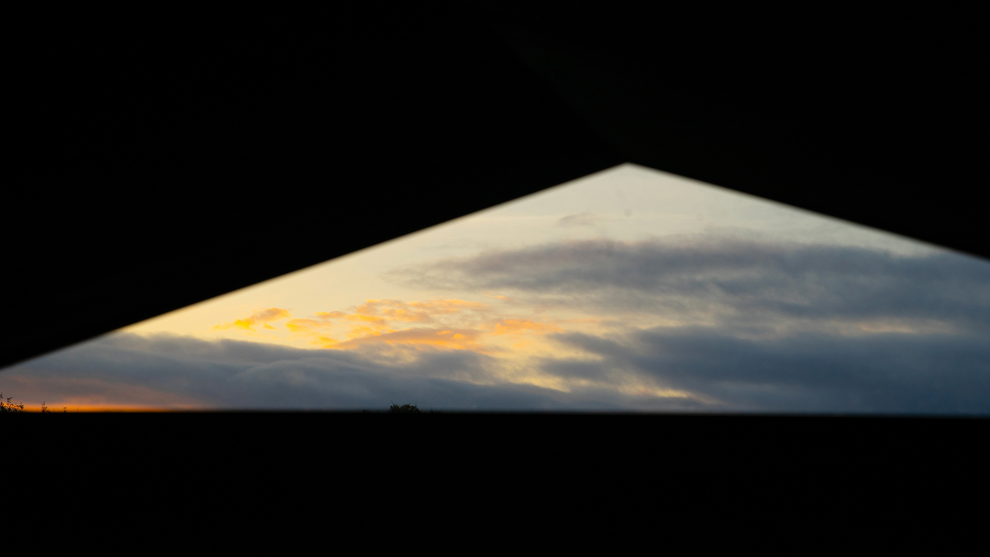 ・【リビング：景色】まるで1枚のキャンパスのような秋の夕暮れ