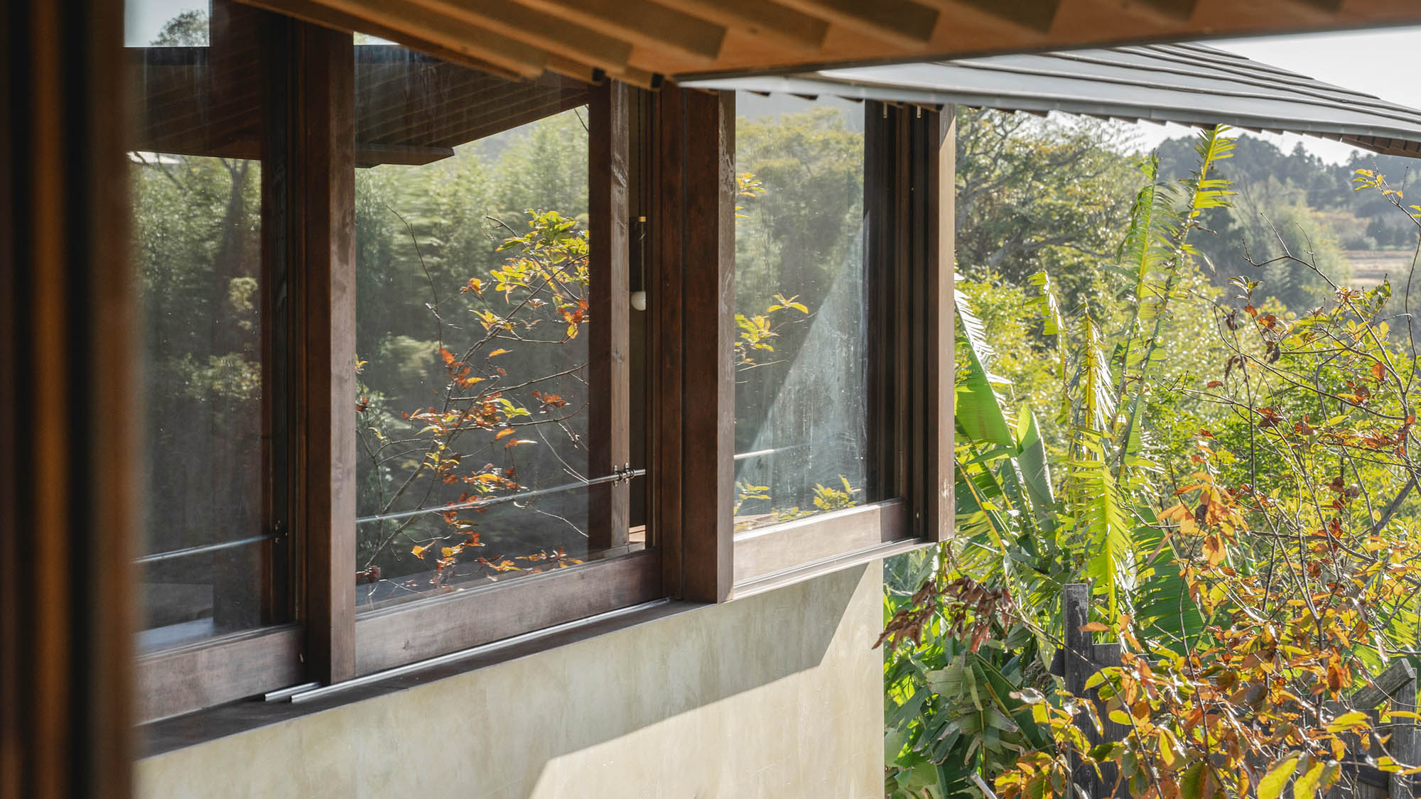 ・【外観】東南アジアのリゾートを彷彿とさせる佇まい。テーマは「アジアの川、その記憶」