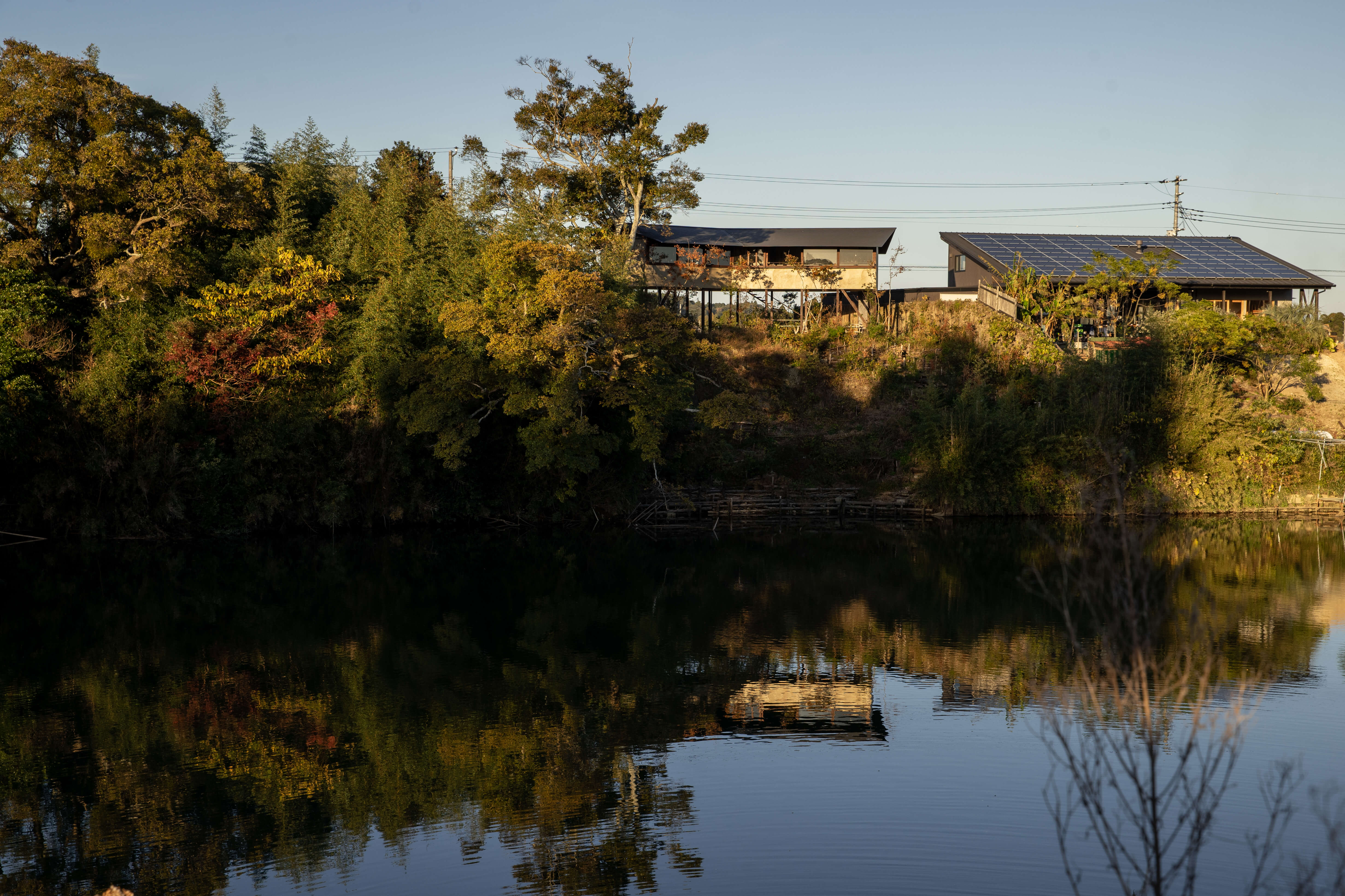 対岸から望むSecret Break isumi