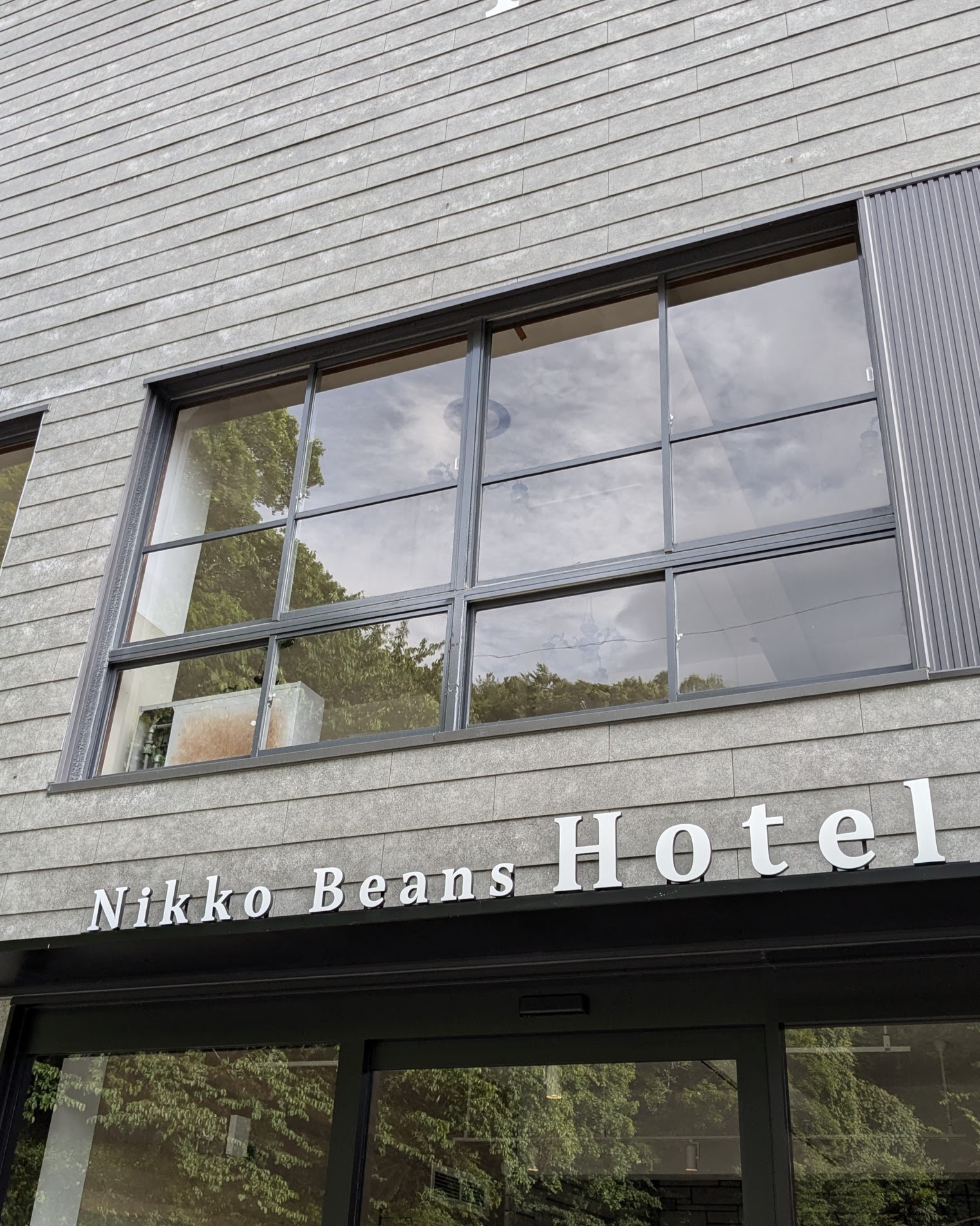 外観エントランス