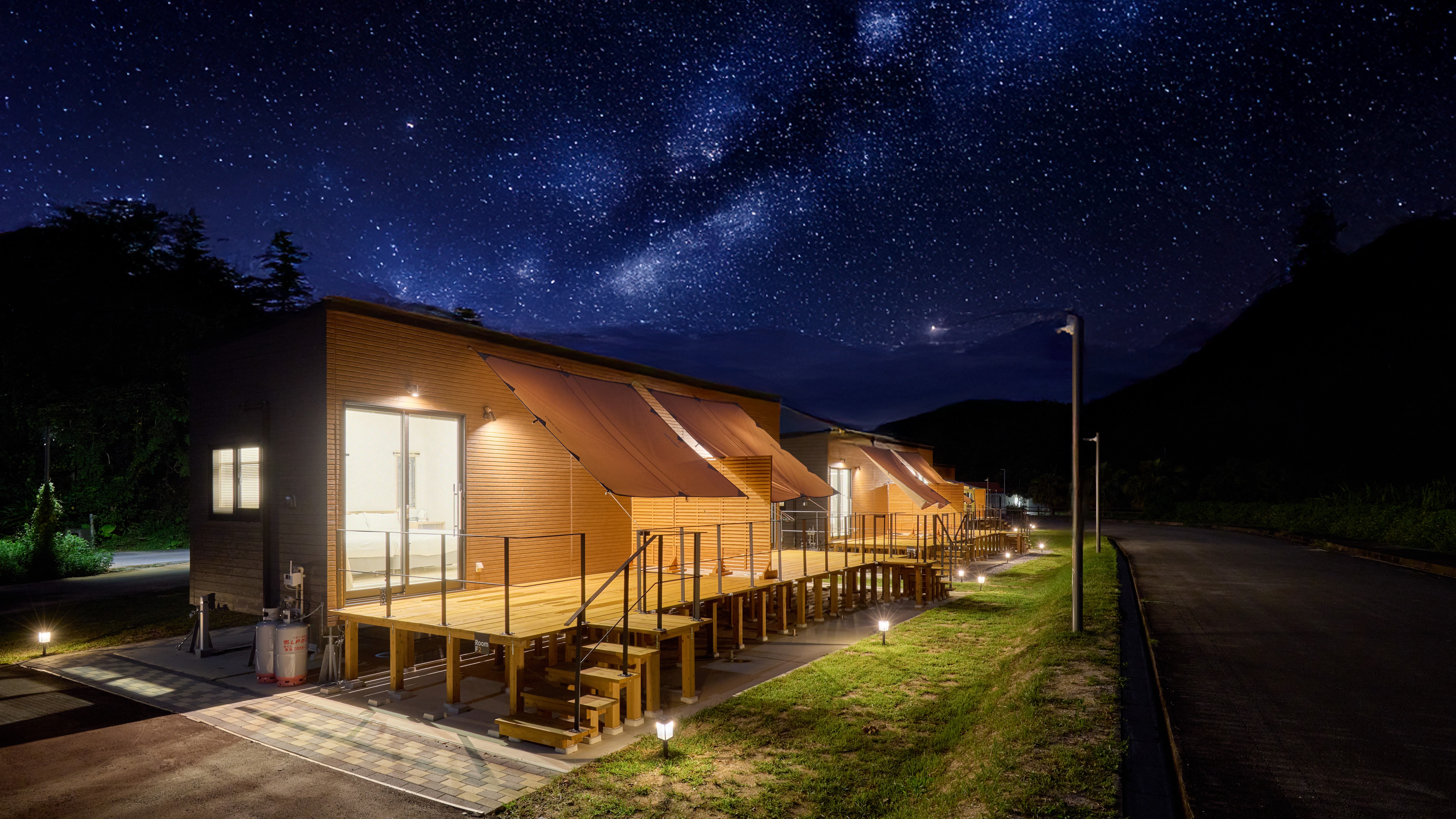 【ホテルの夜景】やんばるの大自然の中で満天の星空観賞