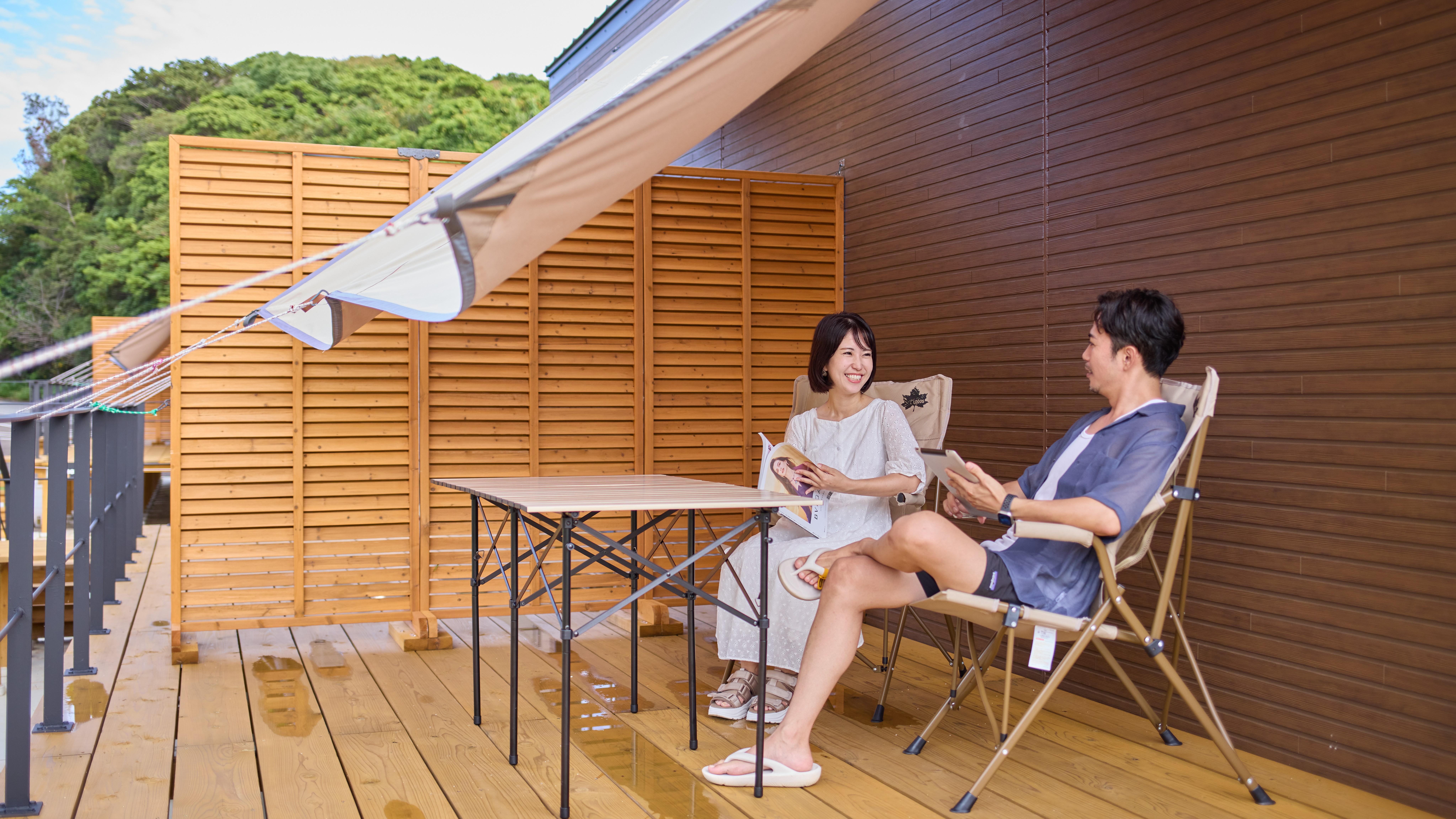 ツインルームのアウトドアリビング（ファミリーでも利用可能な広さ）