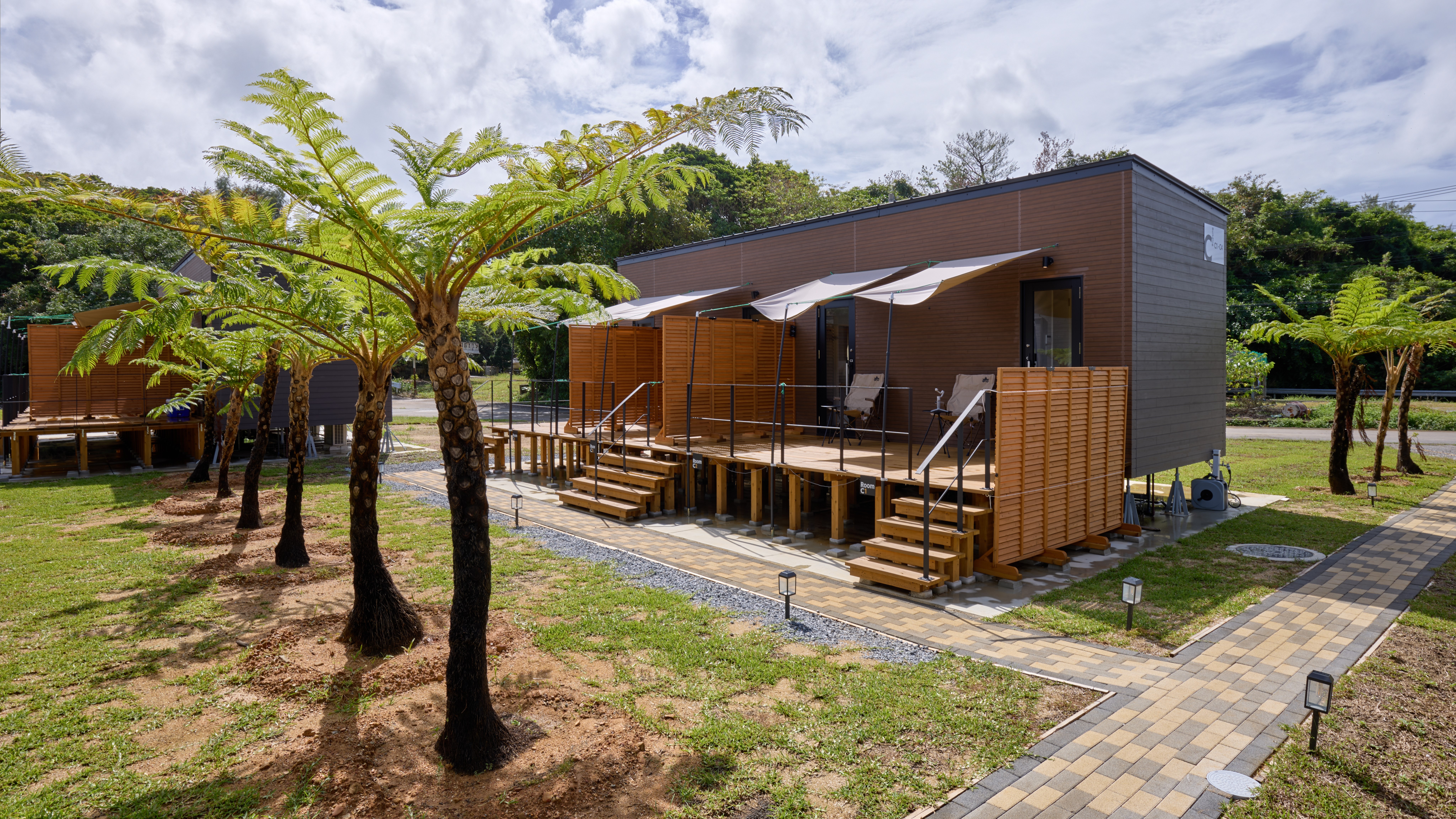 ダブルルームのパーテーションを外したコネクティングツイン外観（客室内では繋がっていません）