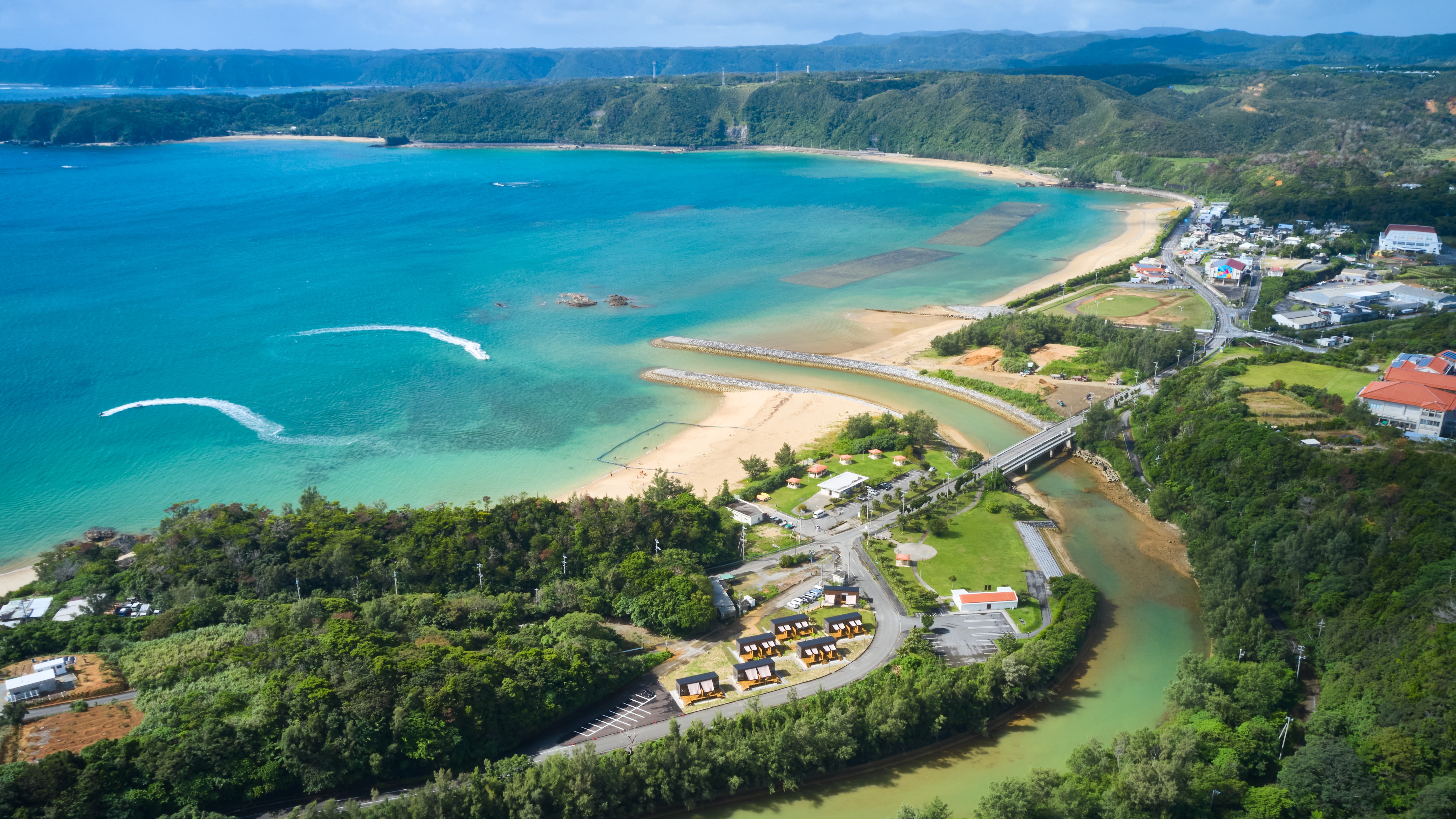 世界自然遺産エリア至近の立地で海と川と森に囲まれた絶好のロケーション