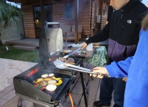 手ぶらで焚き火＆BBQ！な貸切【メイン一棟だけ利用】