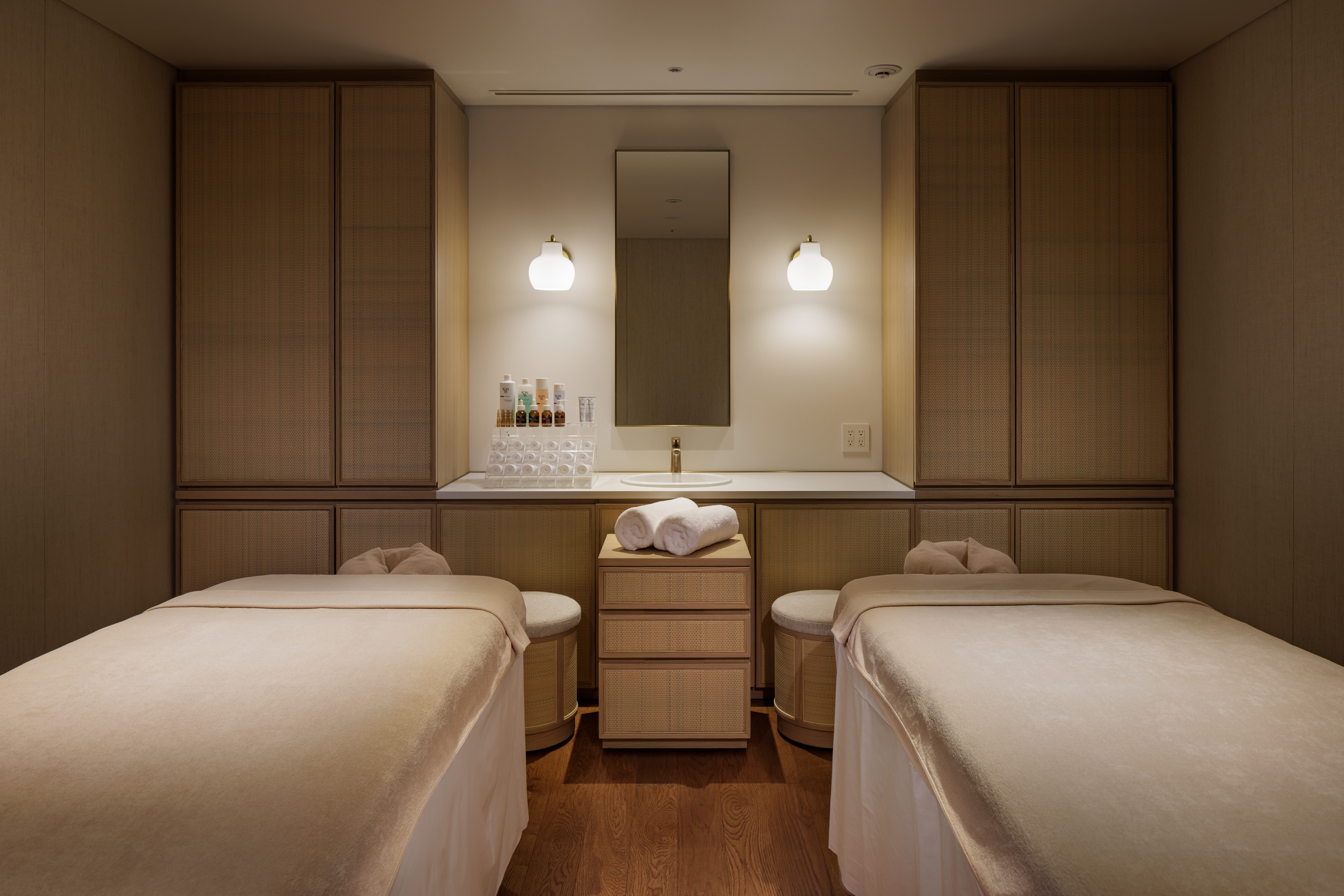 MASSAGE ROOM