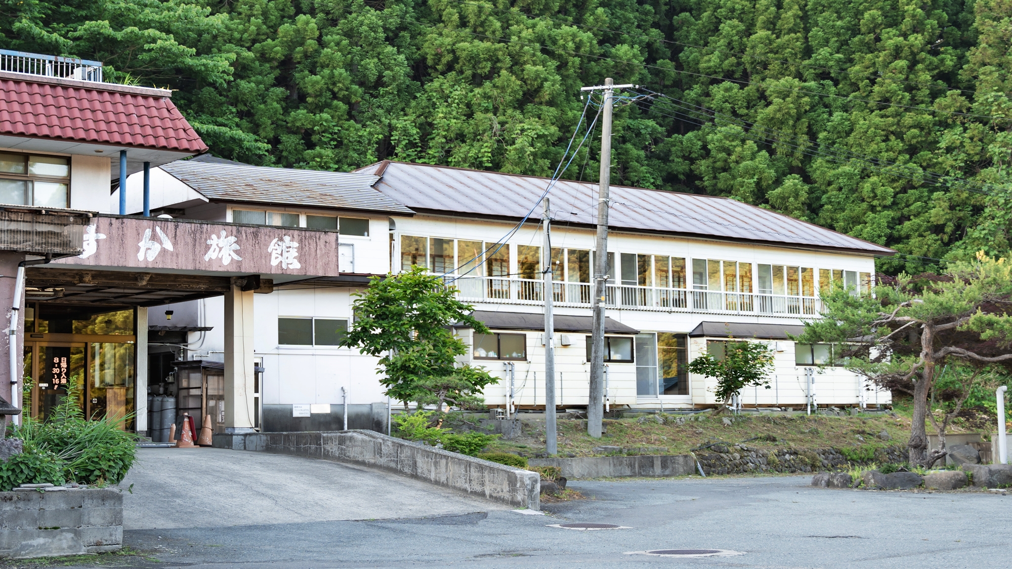 外観 / 湯治の棟側の外観になります。