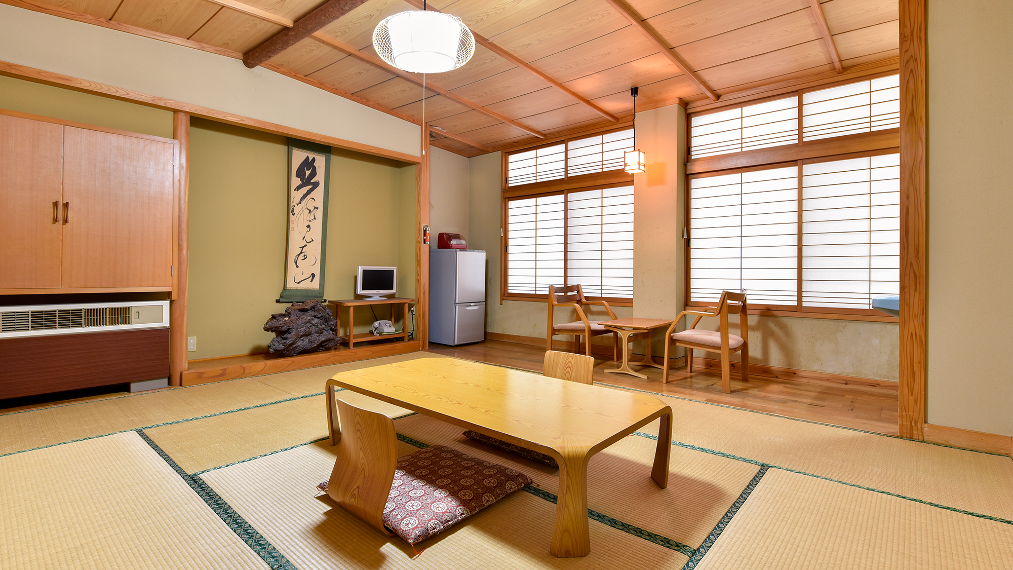 *和室8畳（トイレ共用）/素泊まり用のお部屋となります。一人旅やビジネスにもおすすめ◎