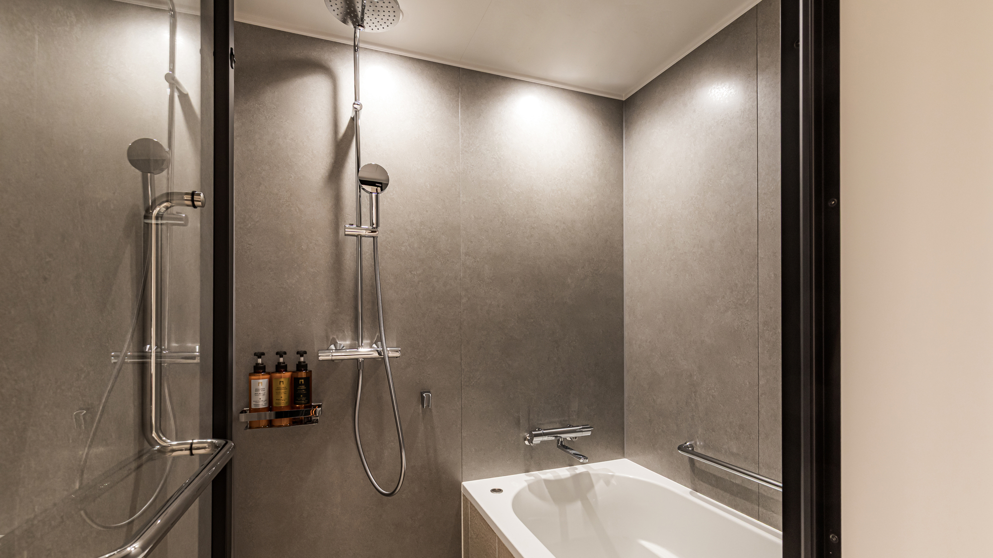 エッセンシャル ダブル/ハリウッドツイン 浴室（一例）